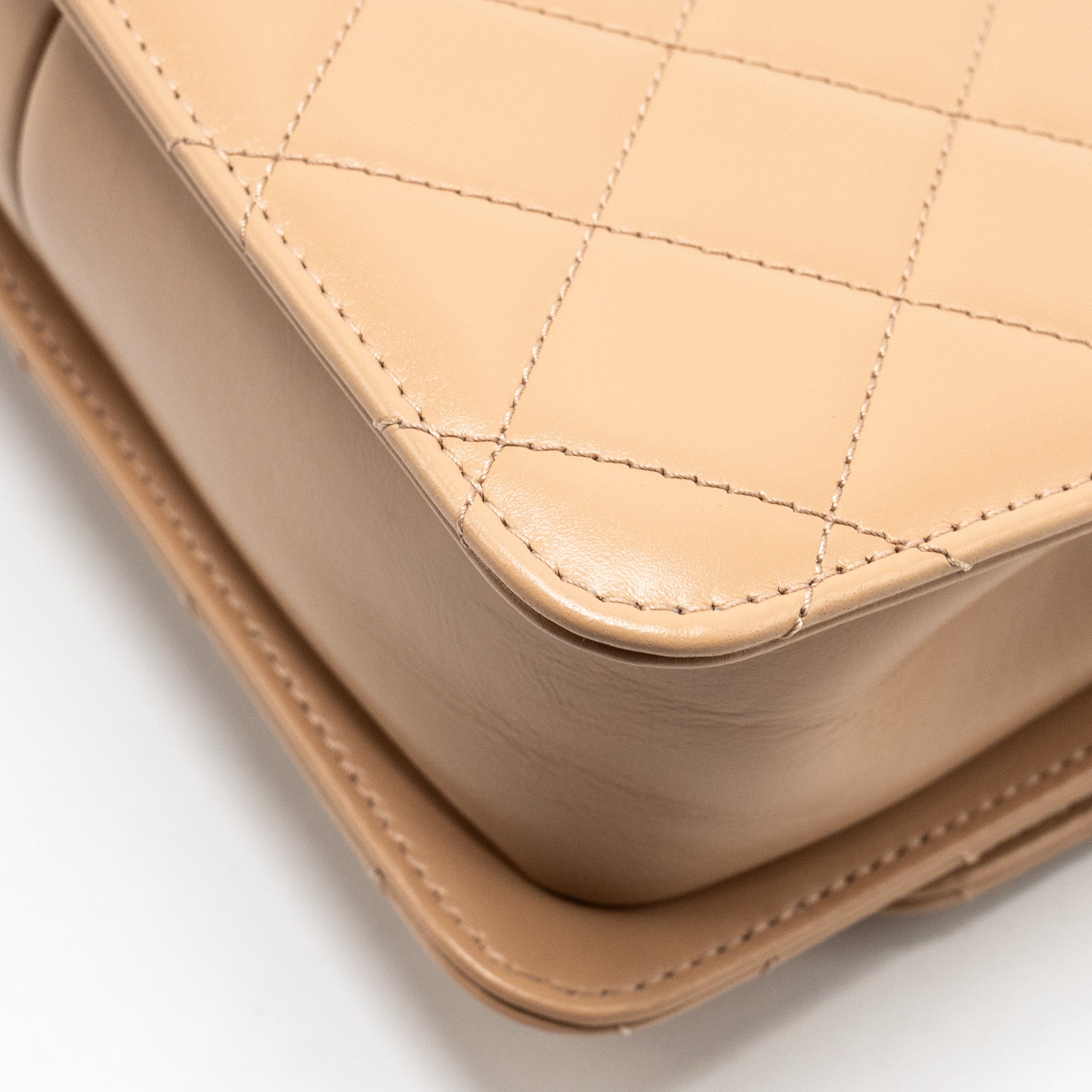 Chanel 21A Gold Crush Flap Bag Calfskin Beige  (Microchip)
