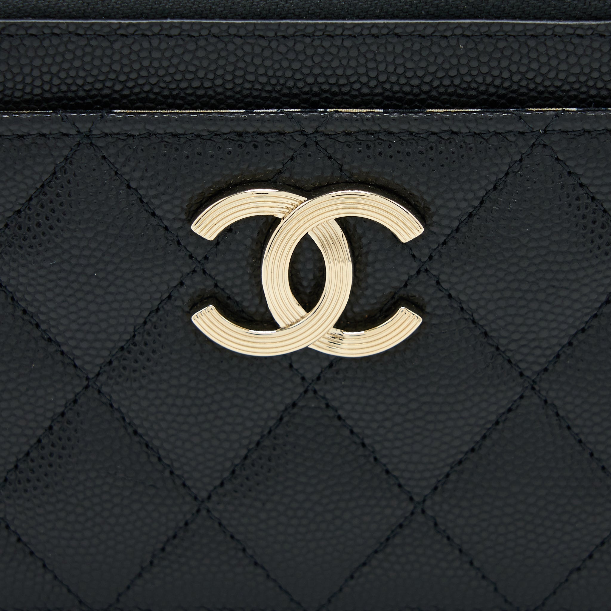 Chanel 23C Zipper Card Holder Caviar Black L (Microchip)
