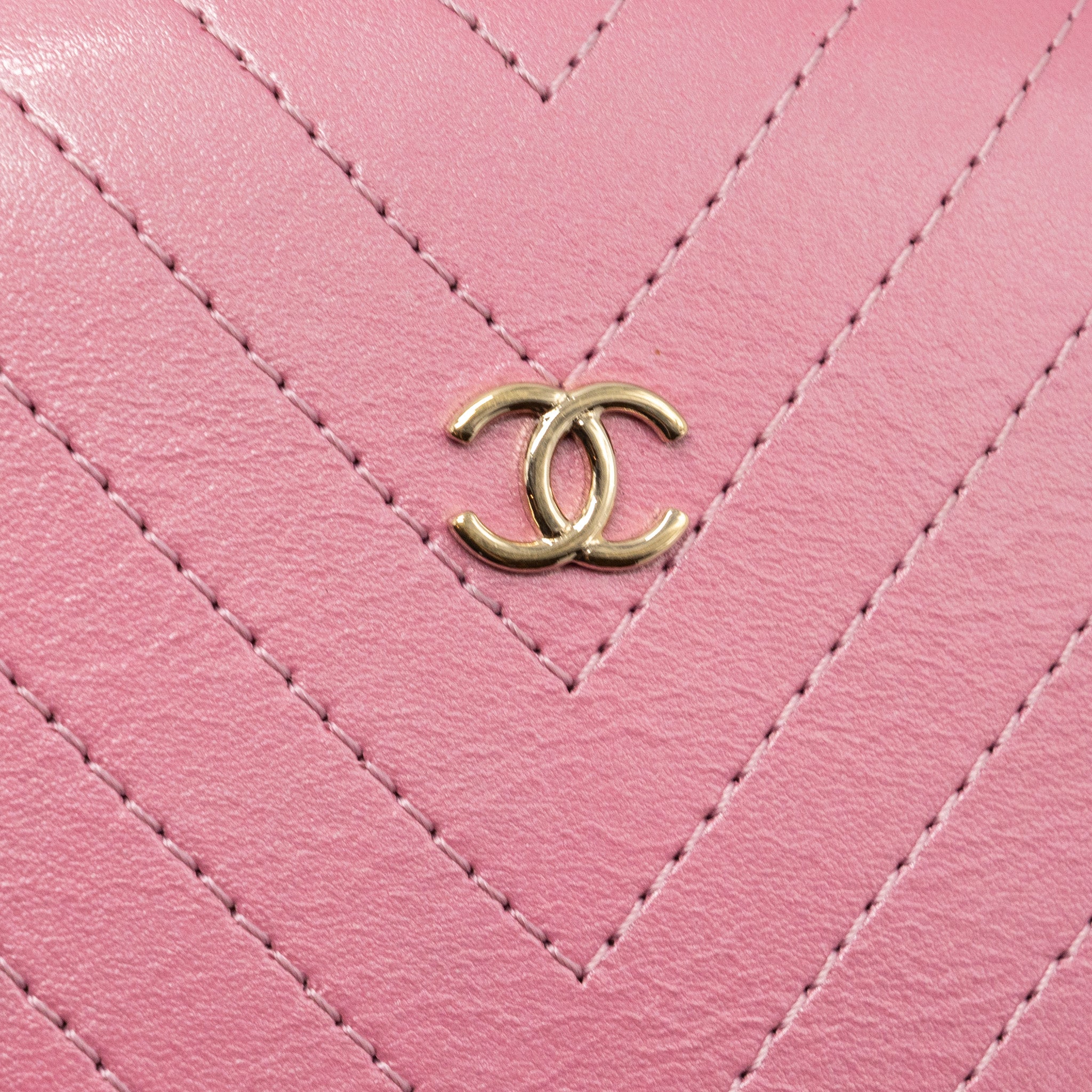 Chanel Oval Chevron Bag Lambskin Pink L