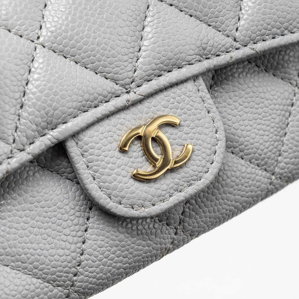 Chanel Classic Flap Card Holder Caviar Light Grey L (Microchip)