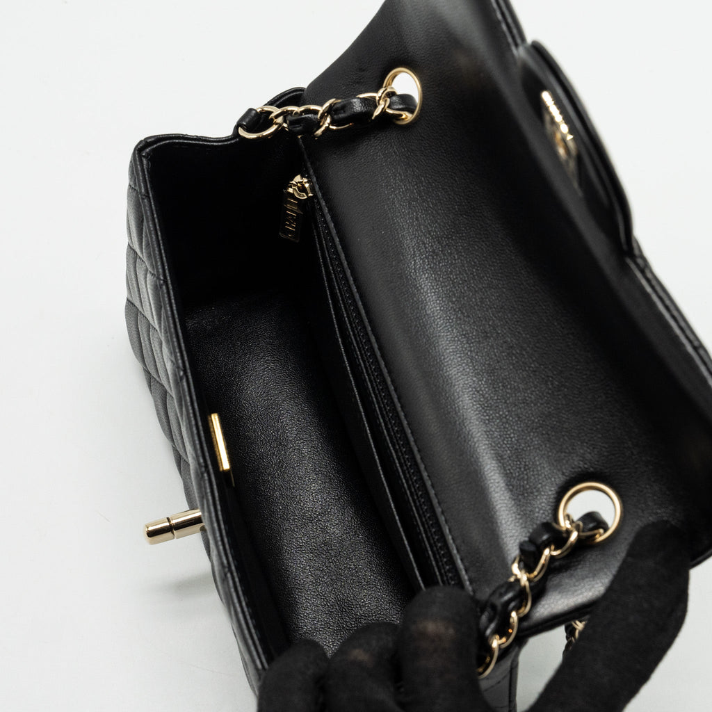 Chanel Mini Rectangular Flap Bag Lambskin Black L (microchip)