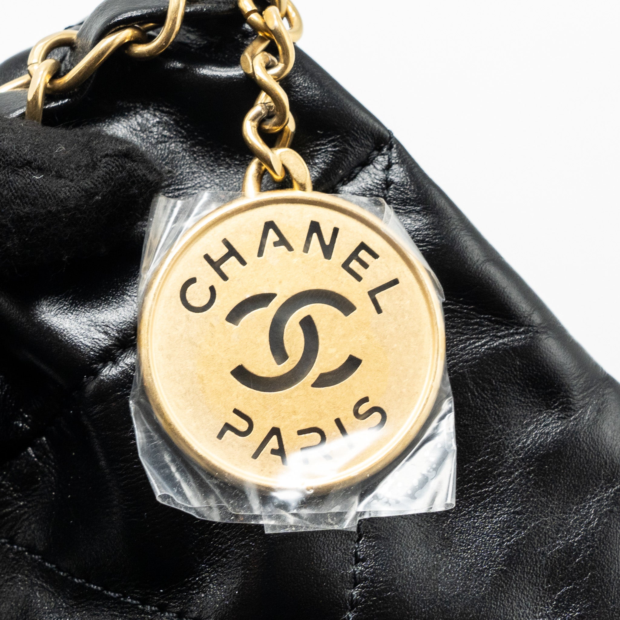 Chanel 24C 22 Bag Calfskin Black  (microchip)