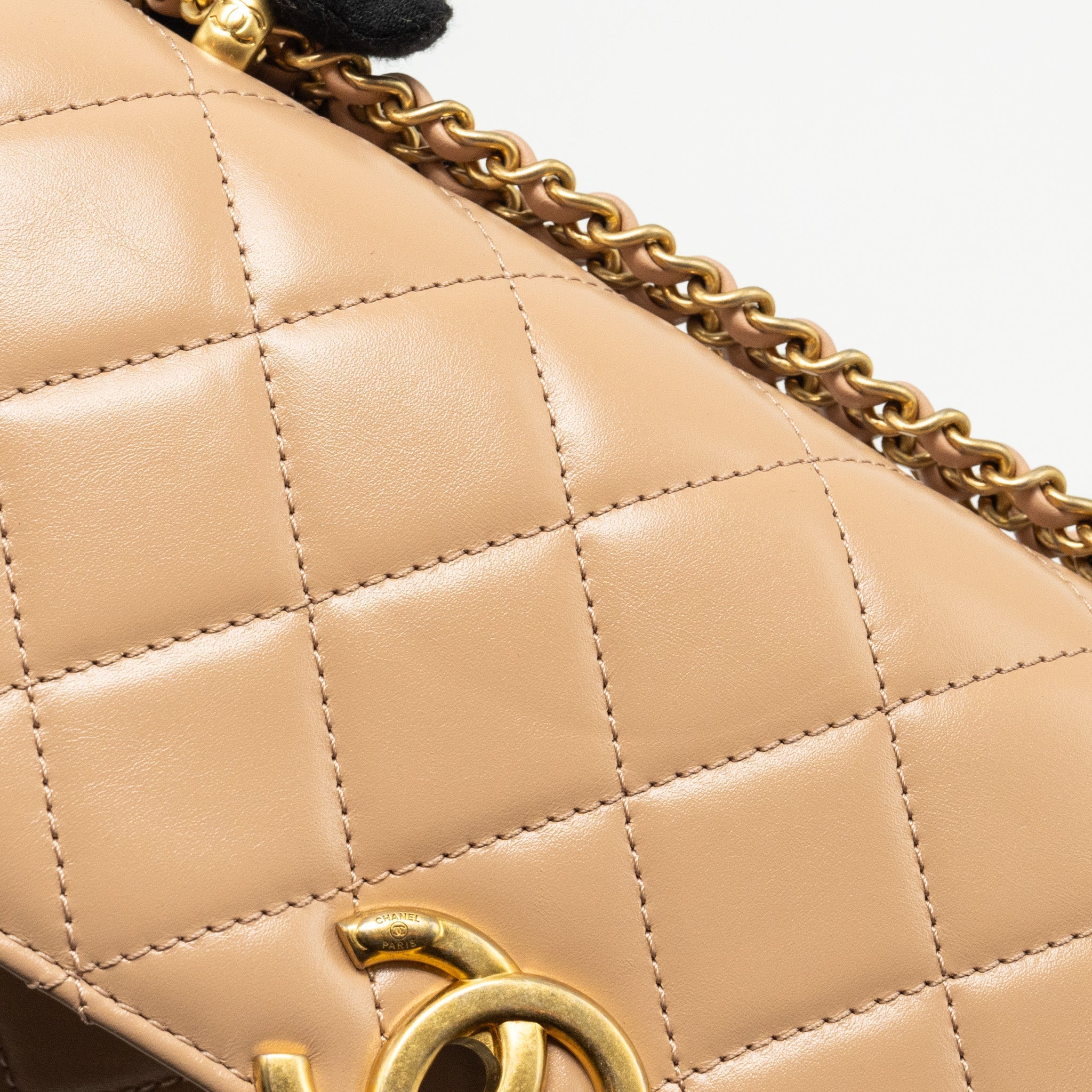Chanel 21A Gold Crush Flap Bag Calfskin Beige  (Microchip)