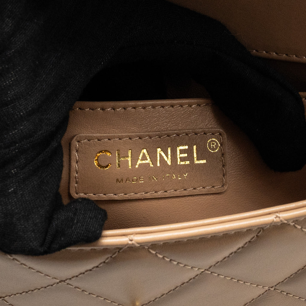 Chanel 21A Gold Crush Flap Bag Calfskin Beige  (Microchip)