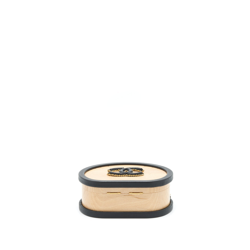 Chanel 22C small vanity case beech wood, calfskin beige / black with