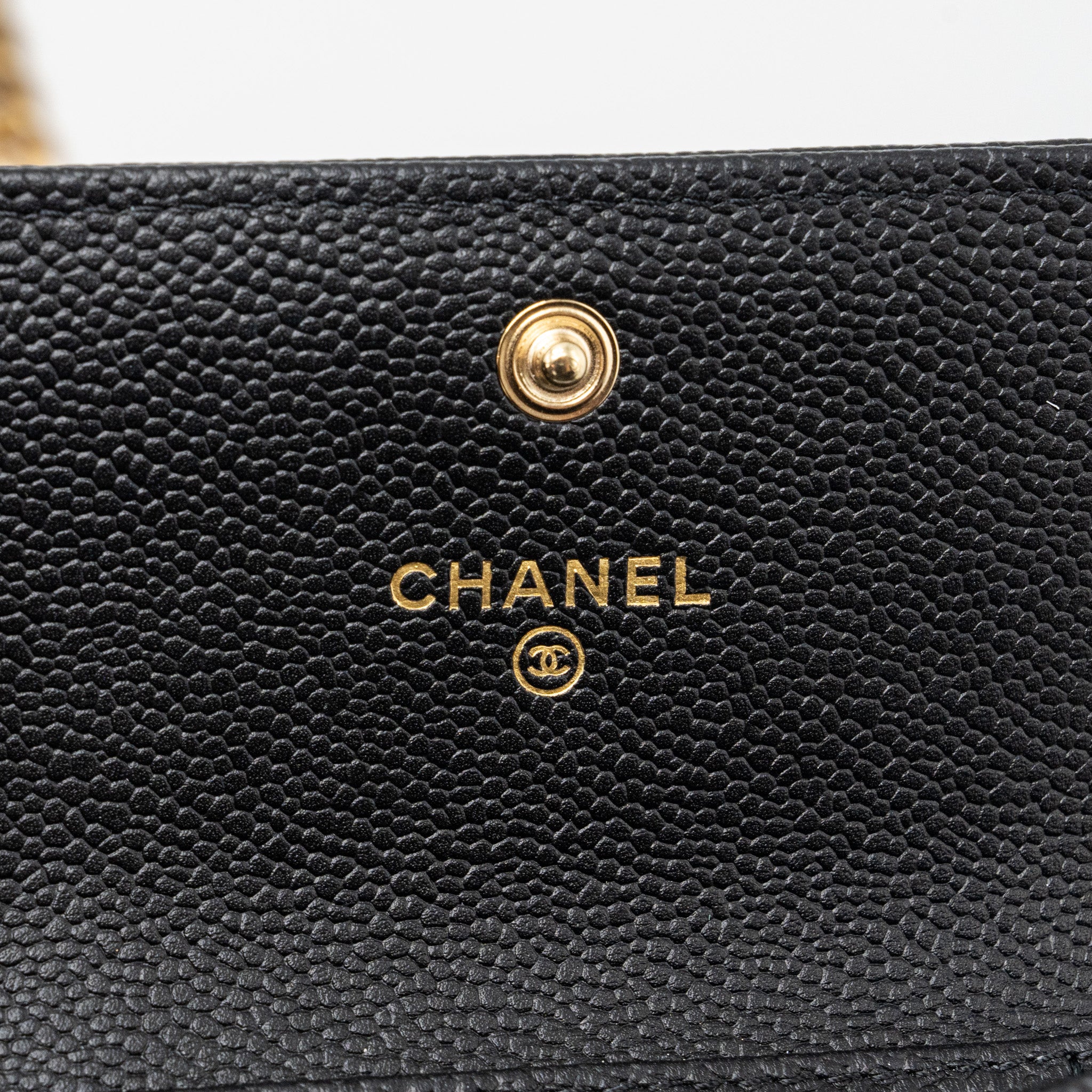 Chanel boy card holder with chain caviar black