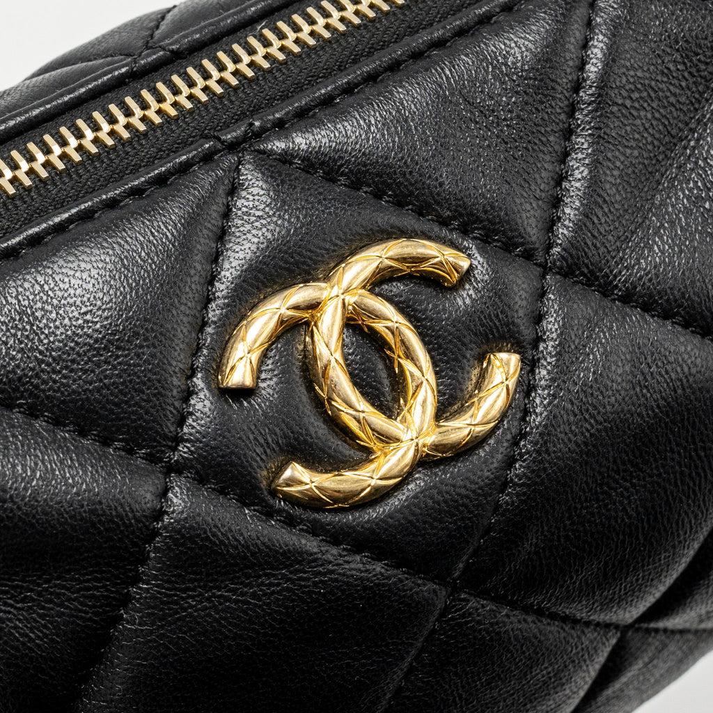 Chanel 22a Detail Chain Bowling Bag Lambskin Black  (microchip)