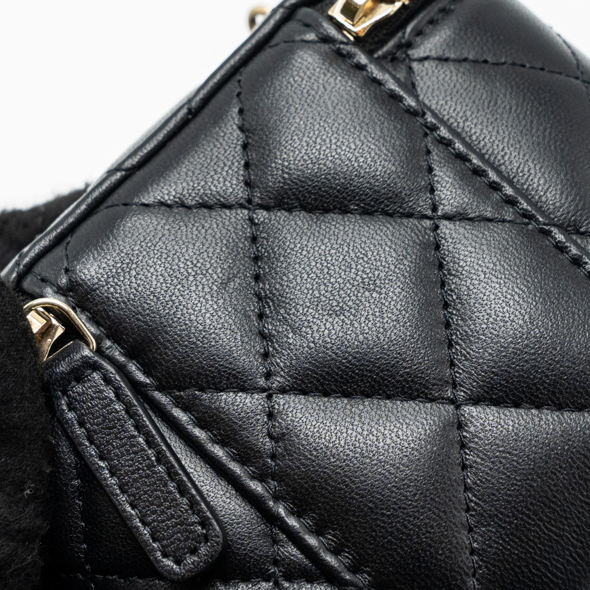 Chanel Pearl Crush Mini Vanity Case Lambskin Black  (microchip)