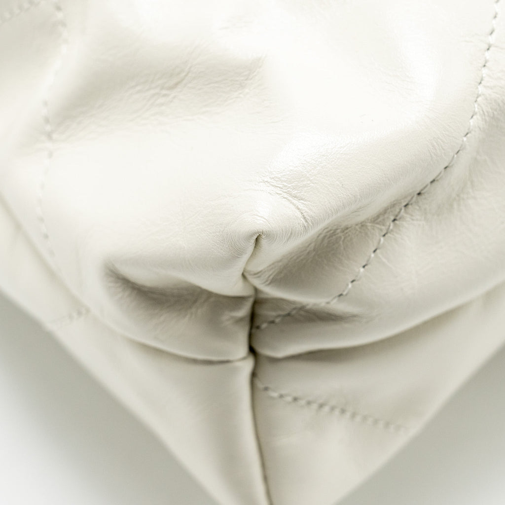 Chanel Medium 22 Bag Calfskin White  (Microchip)