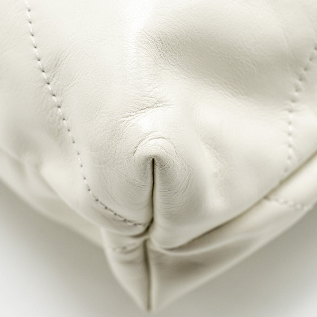 Chanel Medium 22 Bag Calfskin White  (Microchip)