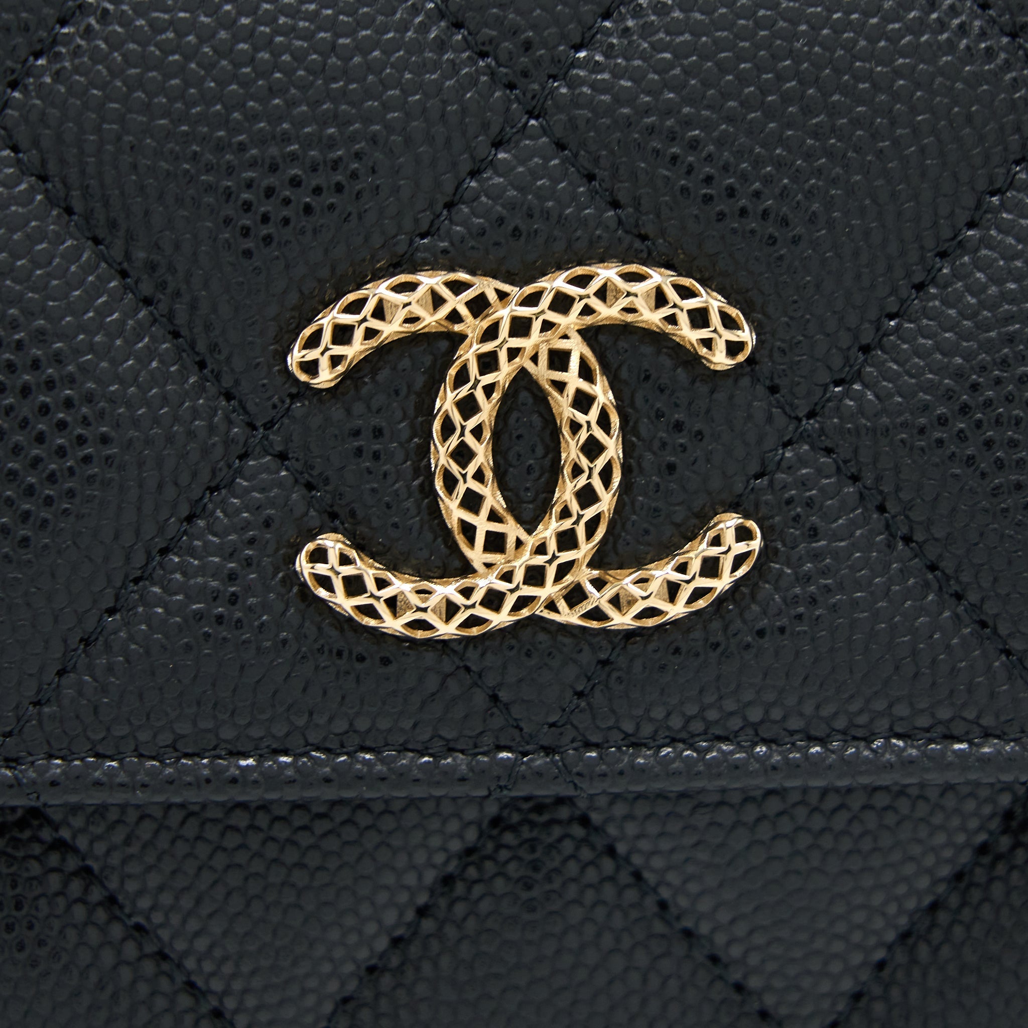 Chanel 23P Detail Logo Flap Card Holder Caviar Black L (Microchip)