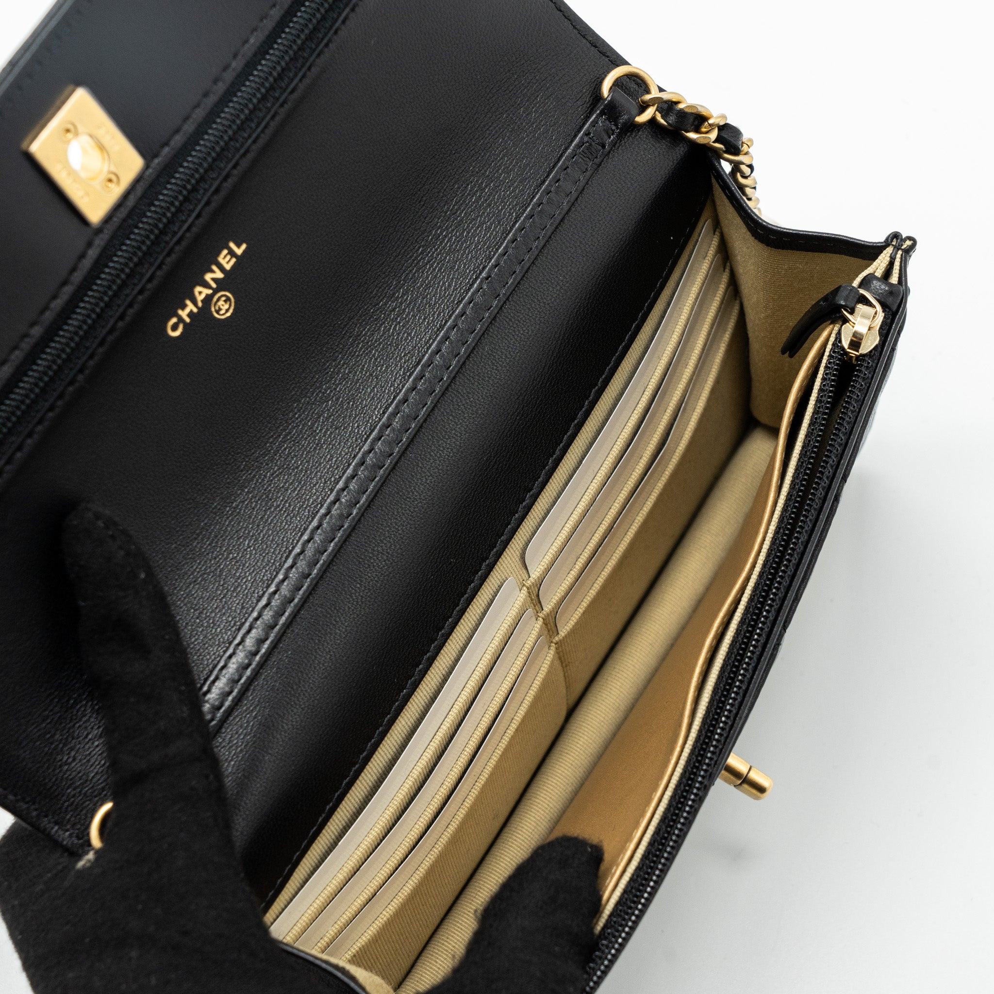 Chanel pearl crush wallet on chain lambskin BLACK  (microchip)