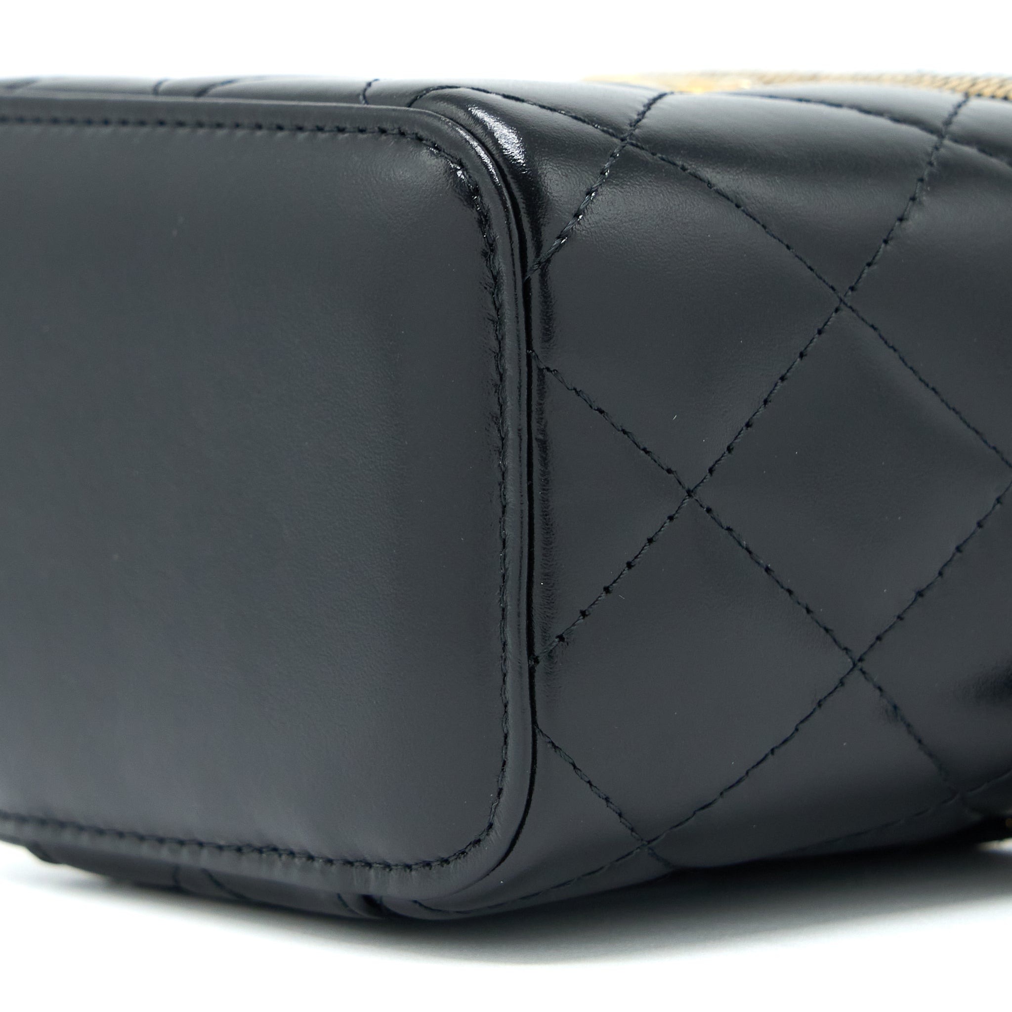Chanel 21A Gold Crush Mini Vanity Case Calfskin Black Brushed