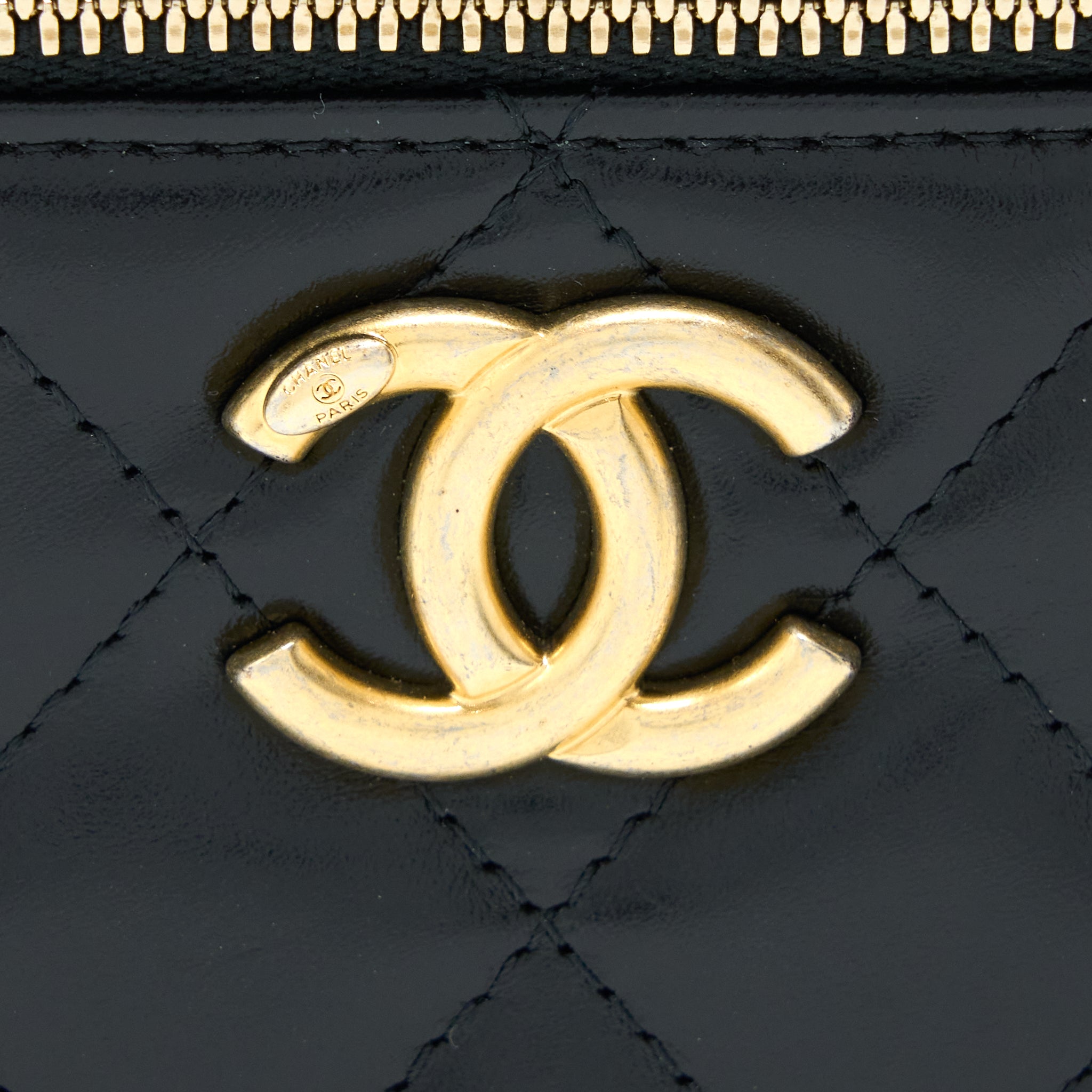Chanel 21A Gold Crush Mini Vanity Case Calfskin Black Brushed