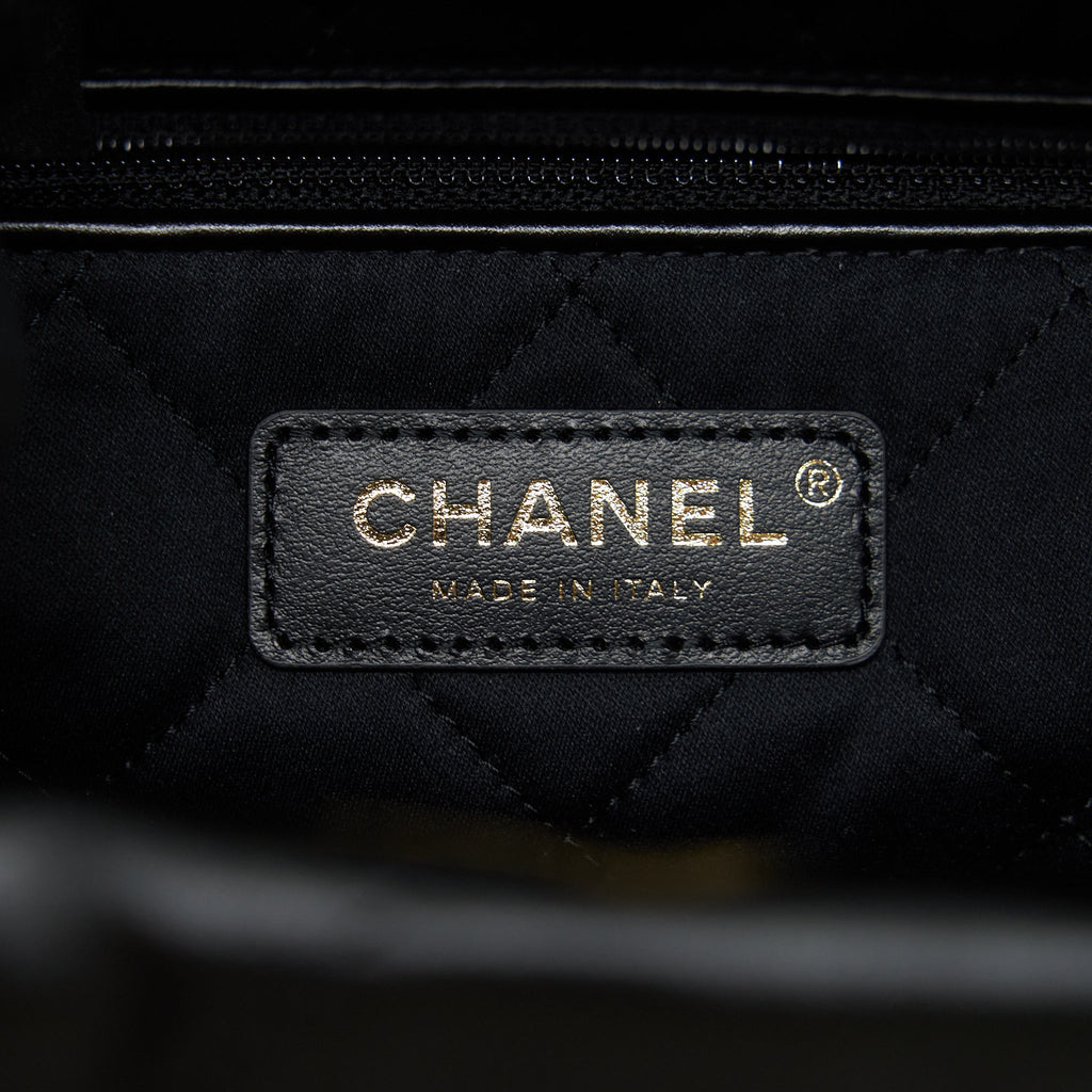 Chanel small 22 Bag black with
