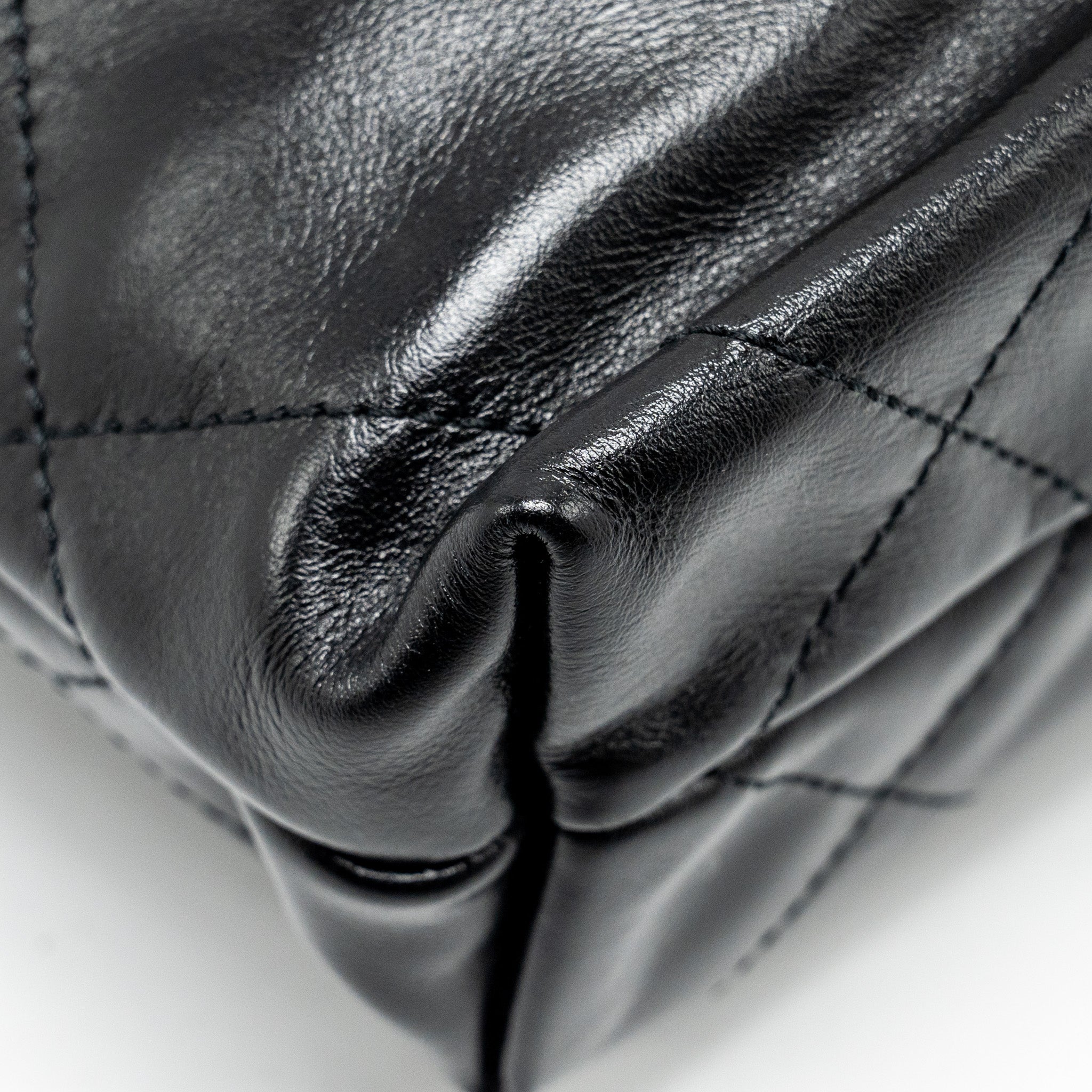 Chanel Mini 22 Bag Calfskin Black  (Microchip)