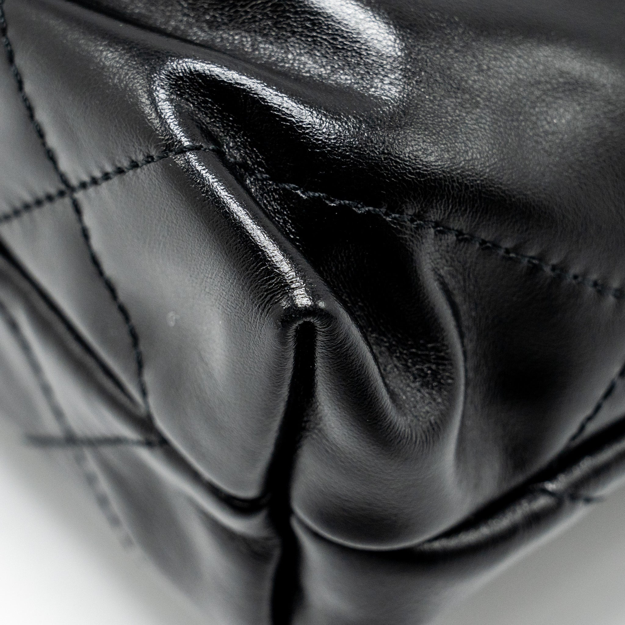 Chanel Mini 22 Bag Calfskin Black  (Microchip)