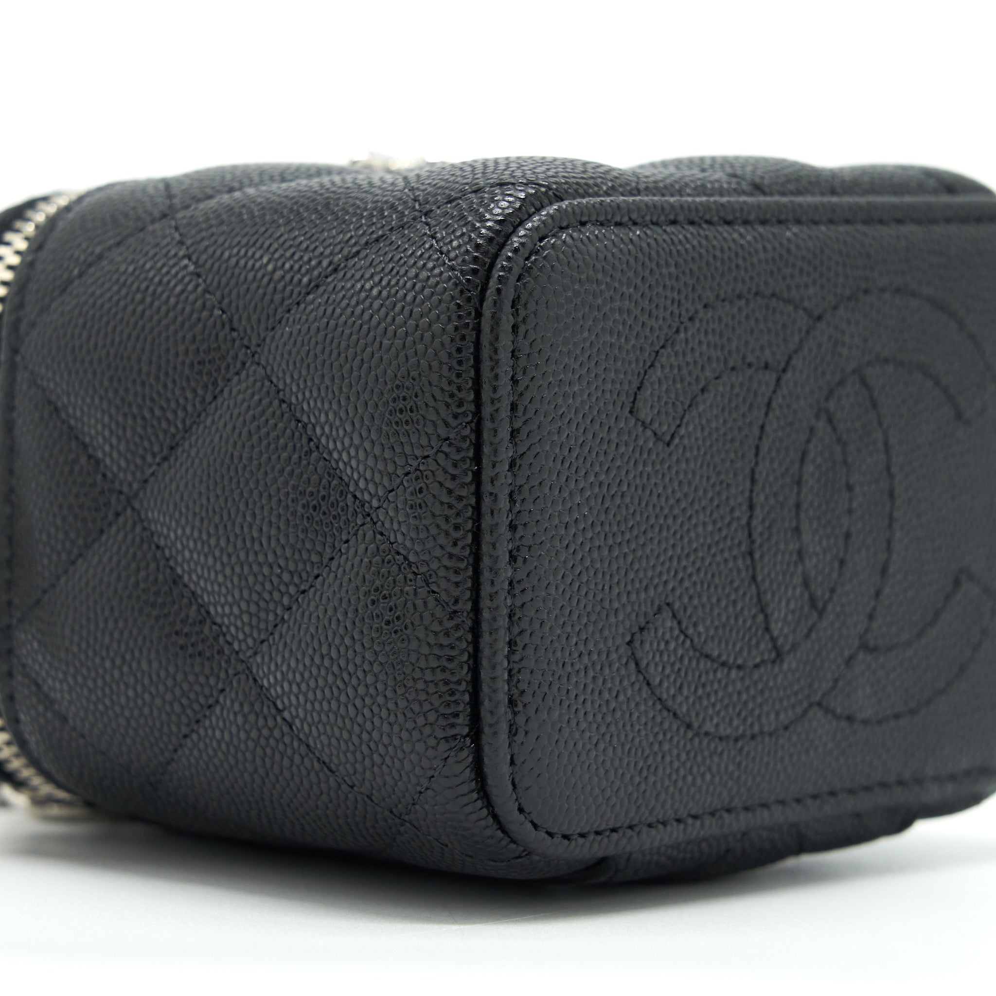 Chanel 22S mini vanity with giant chain caviar black with