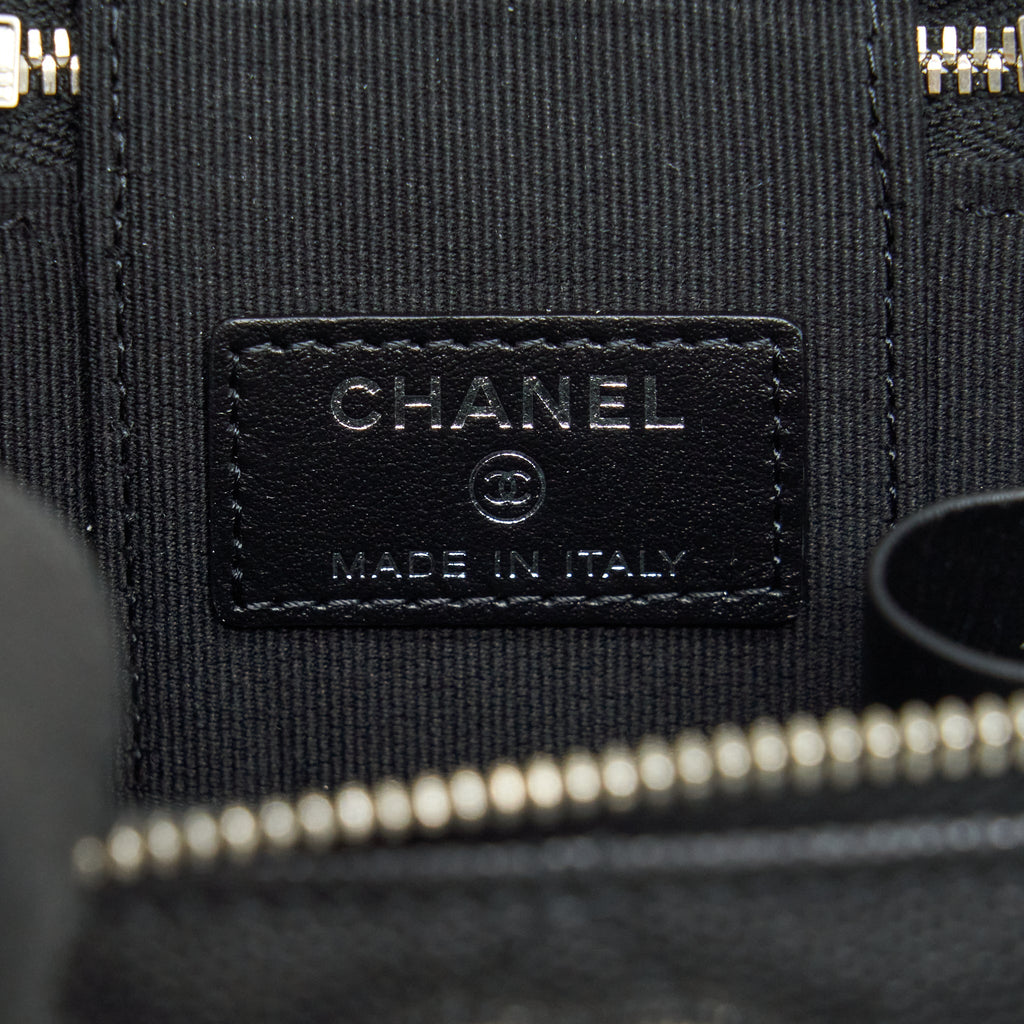 Chanel 22S mini vanity with giant chain caviar black with