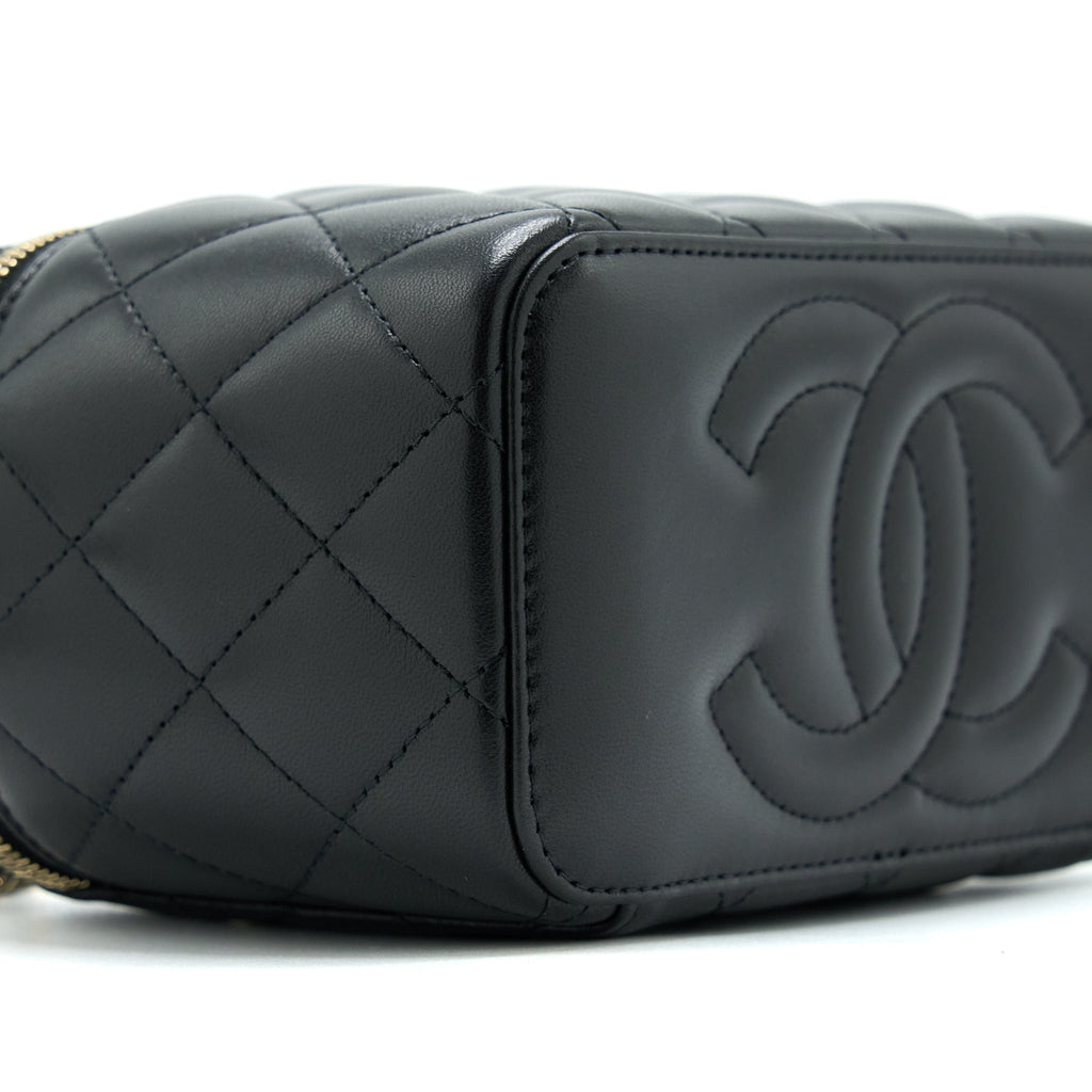 Chanel 22A Top Handle Long Vanity With Chain Lambskin Black L (New Version)