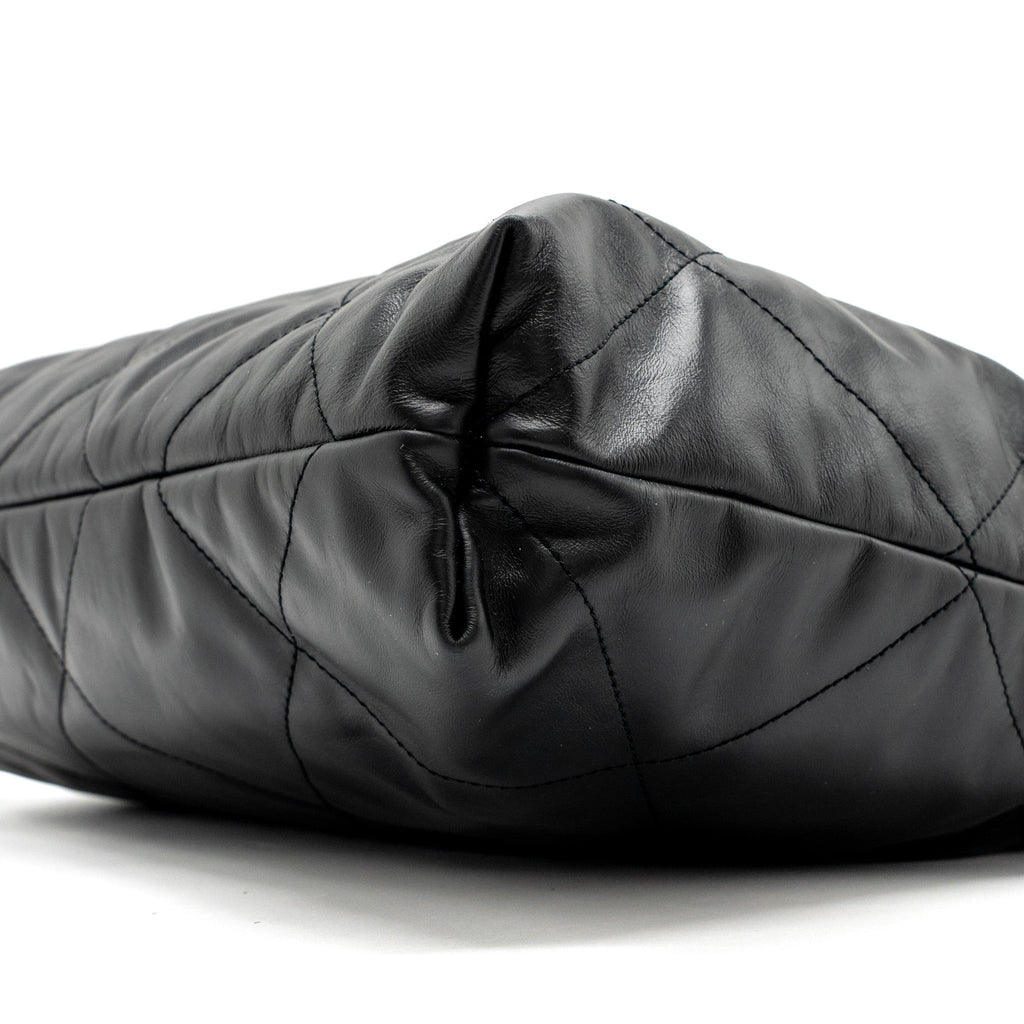 Chanel medium 22 bag calfskin black  (microchip)
