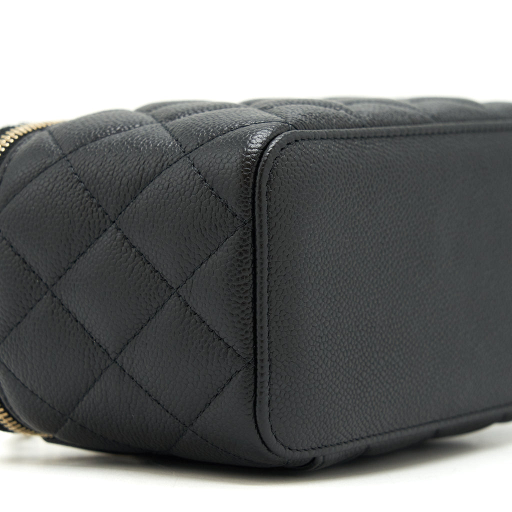 Chanel 22P Long Vanity With Logo On Chain Caviar Black L
