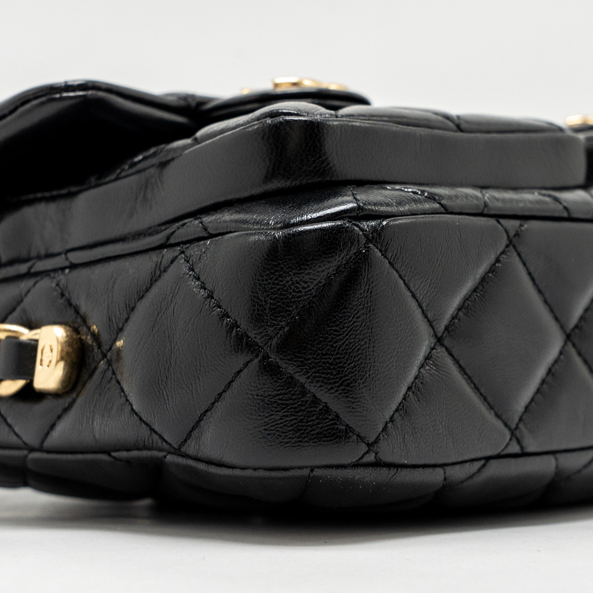 Chanel Double pocket top handle messanger bag shiny calfskin black  (microchip )