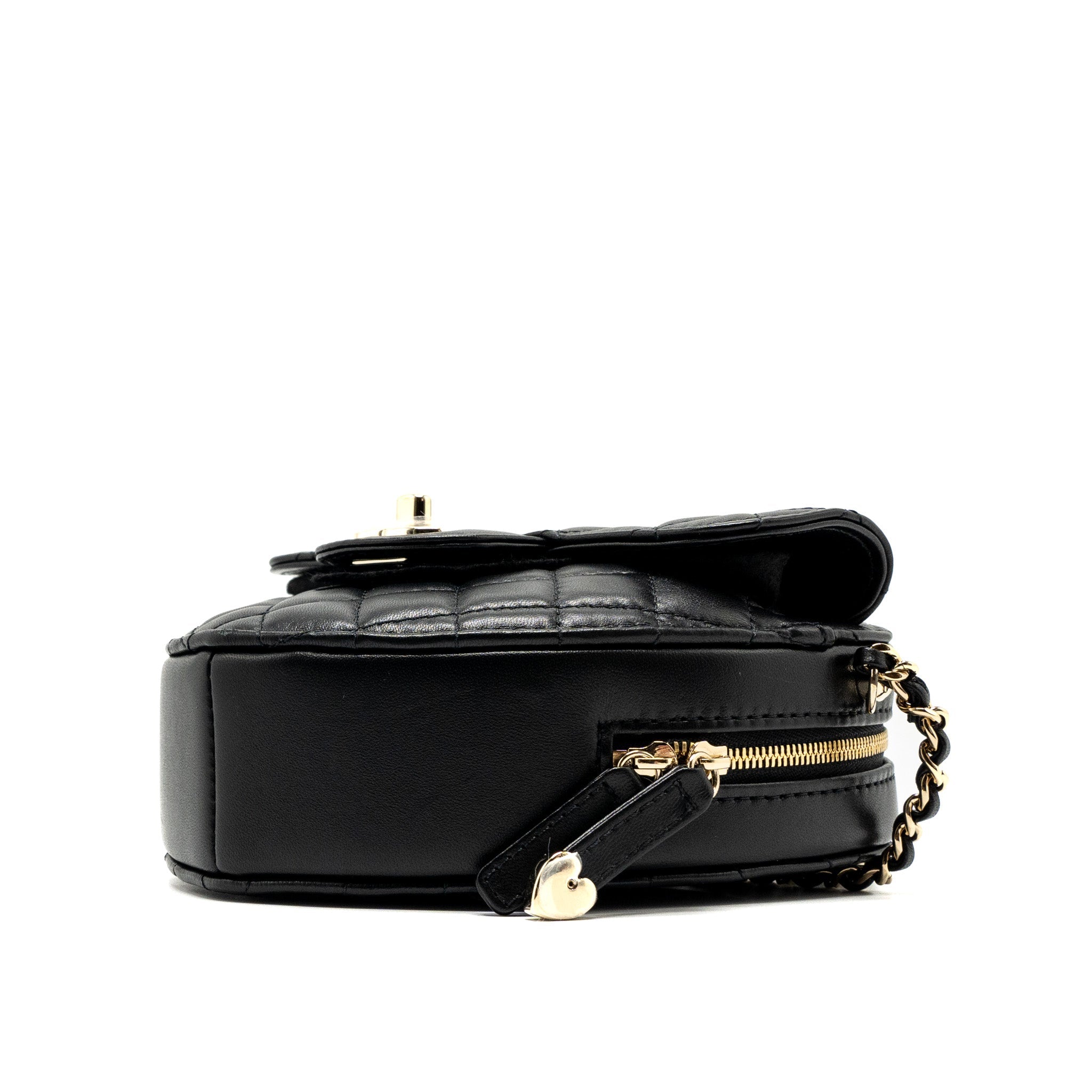 Chanel 22S Heart Bag Lambskin Black L (Microchip)
