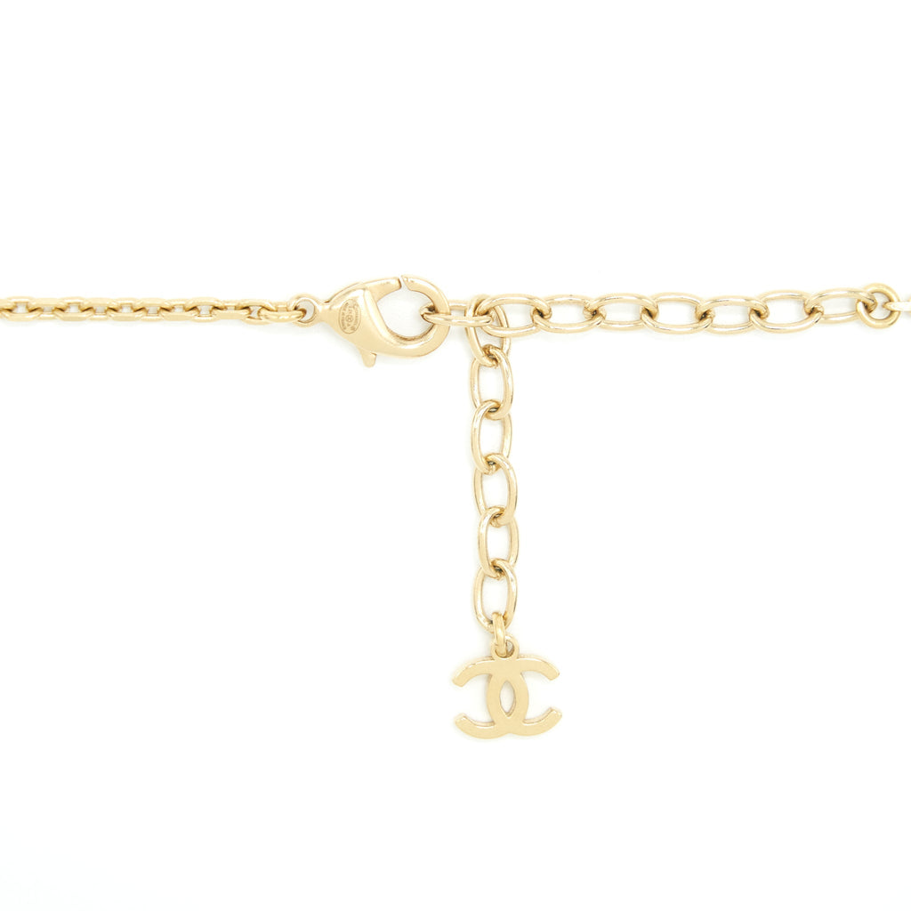 Chanel 21A metal plate and crystal necklace brushed L