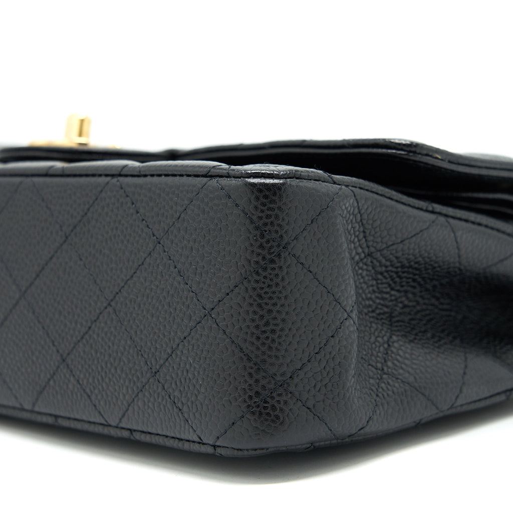 Chanel Medium Classic double flap Bag Caviar black