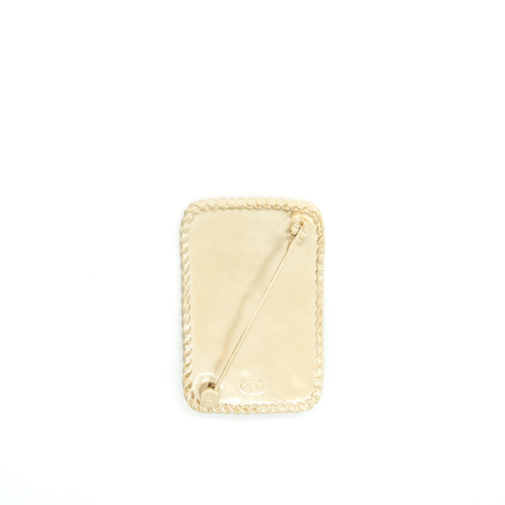 Chanel CC logo and crown metal plate brooch brushed L