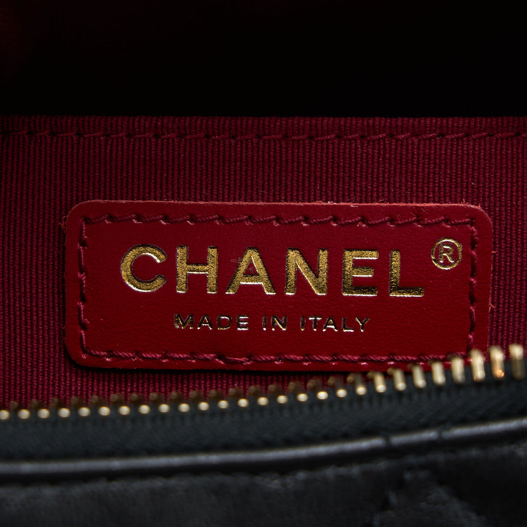 Chanel 22B Hobo Bag Lambskin Black (Microchip)