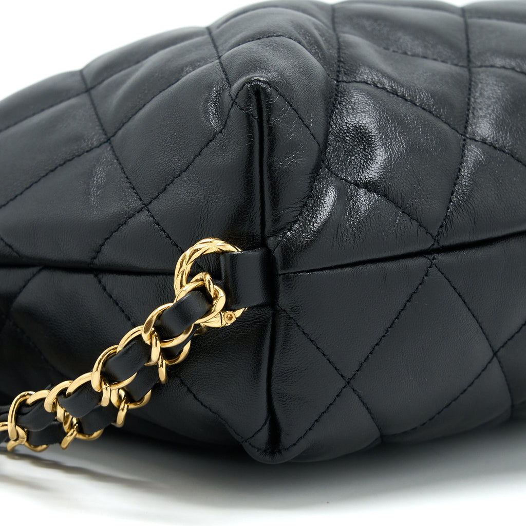 Chanel 22B Hobo Bag Lambskin Black (Microchip)