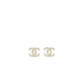 Chanel CC logo with mini pearl earrings L