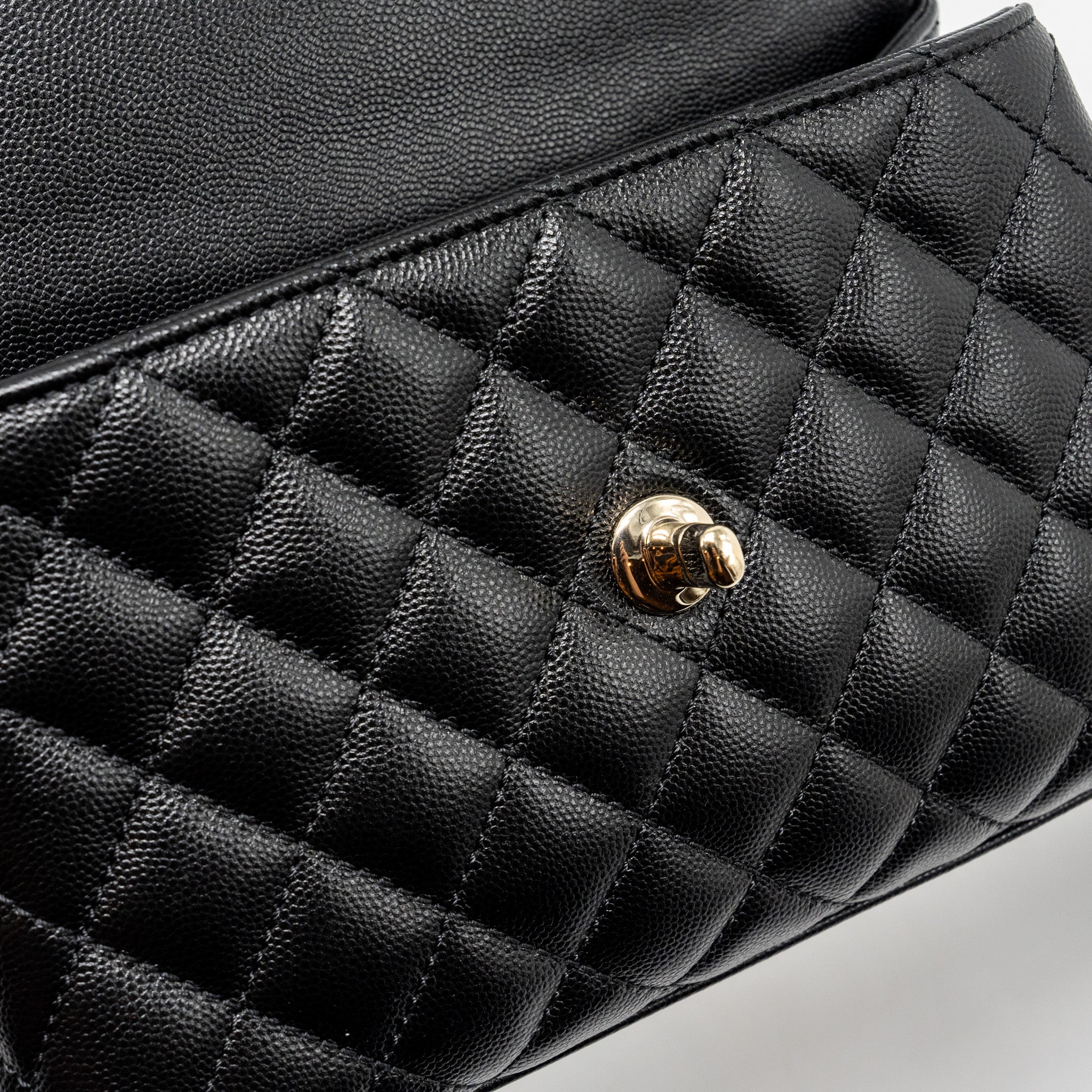 Chanel small coco handle with lizard embossed handle caviar black L (microchip)