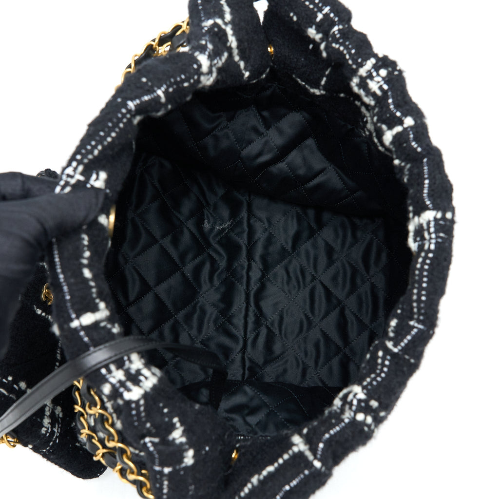 Chanel Medium 22 Bag Tweed Multicolour (Microchip)