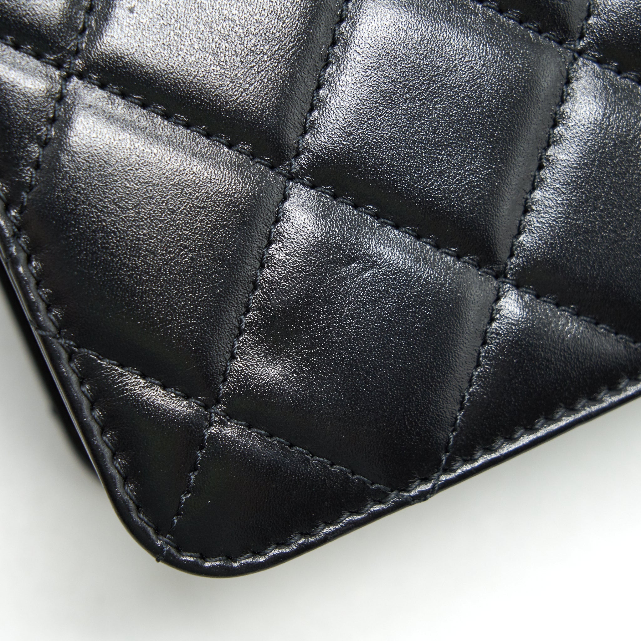CHANEL 21A GOLD CRUSH FLAP BAG CALFSKIN Black