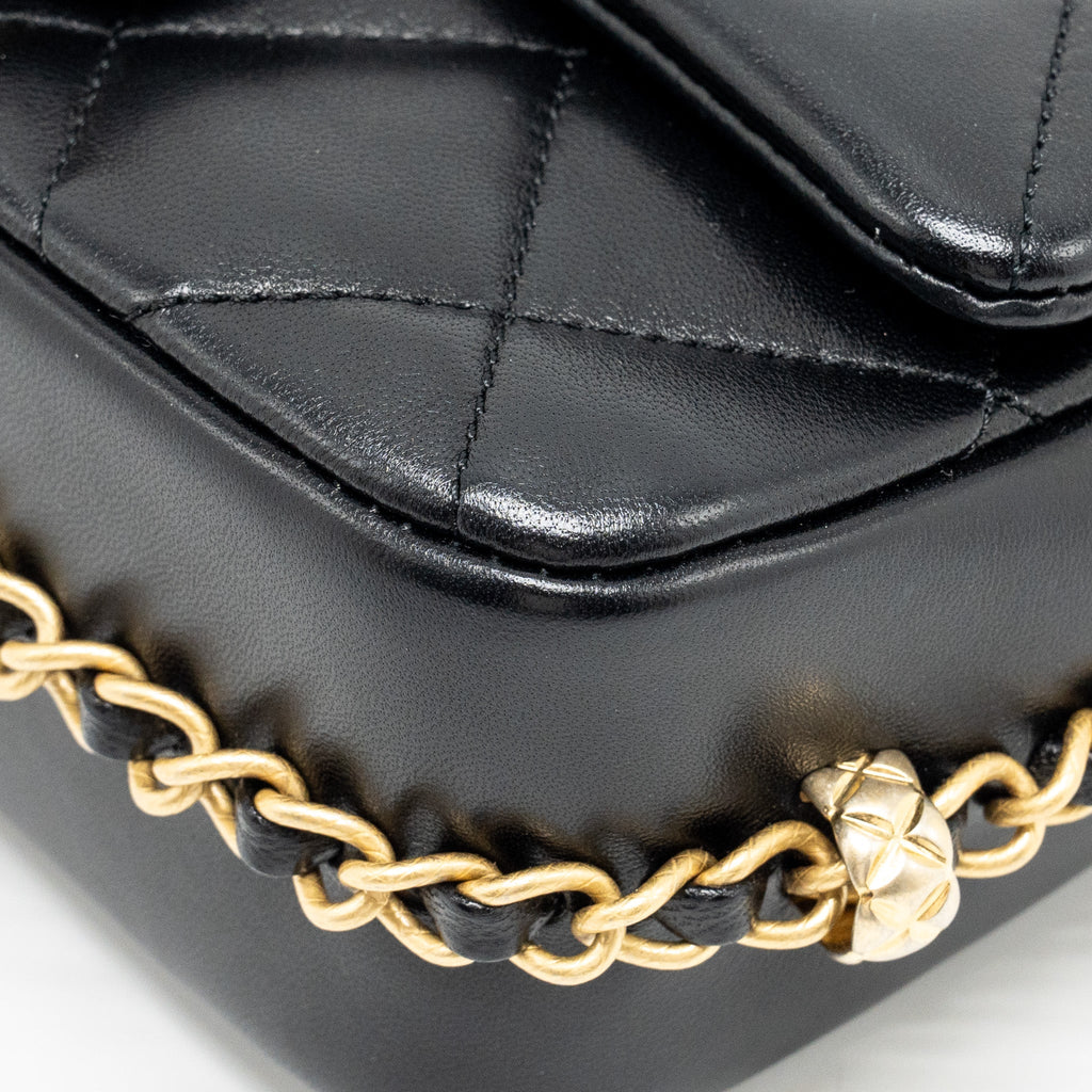 Chanel Quilted flap bag with detailed logo and chain lambskin black  (microchip)