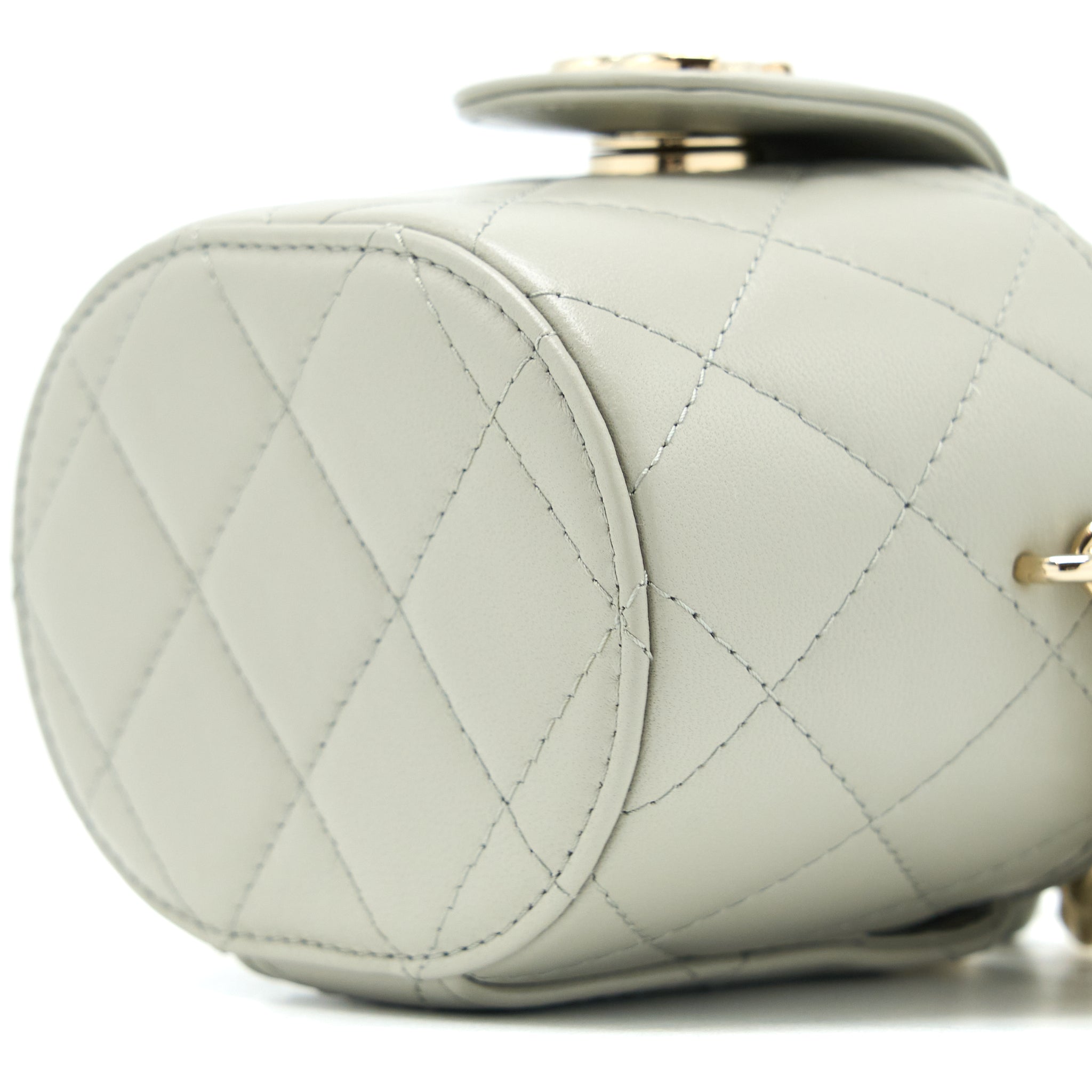 Chanel Giant Chain Mini Vanity Case Lambskin Light Grey L