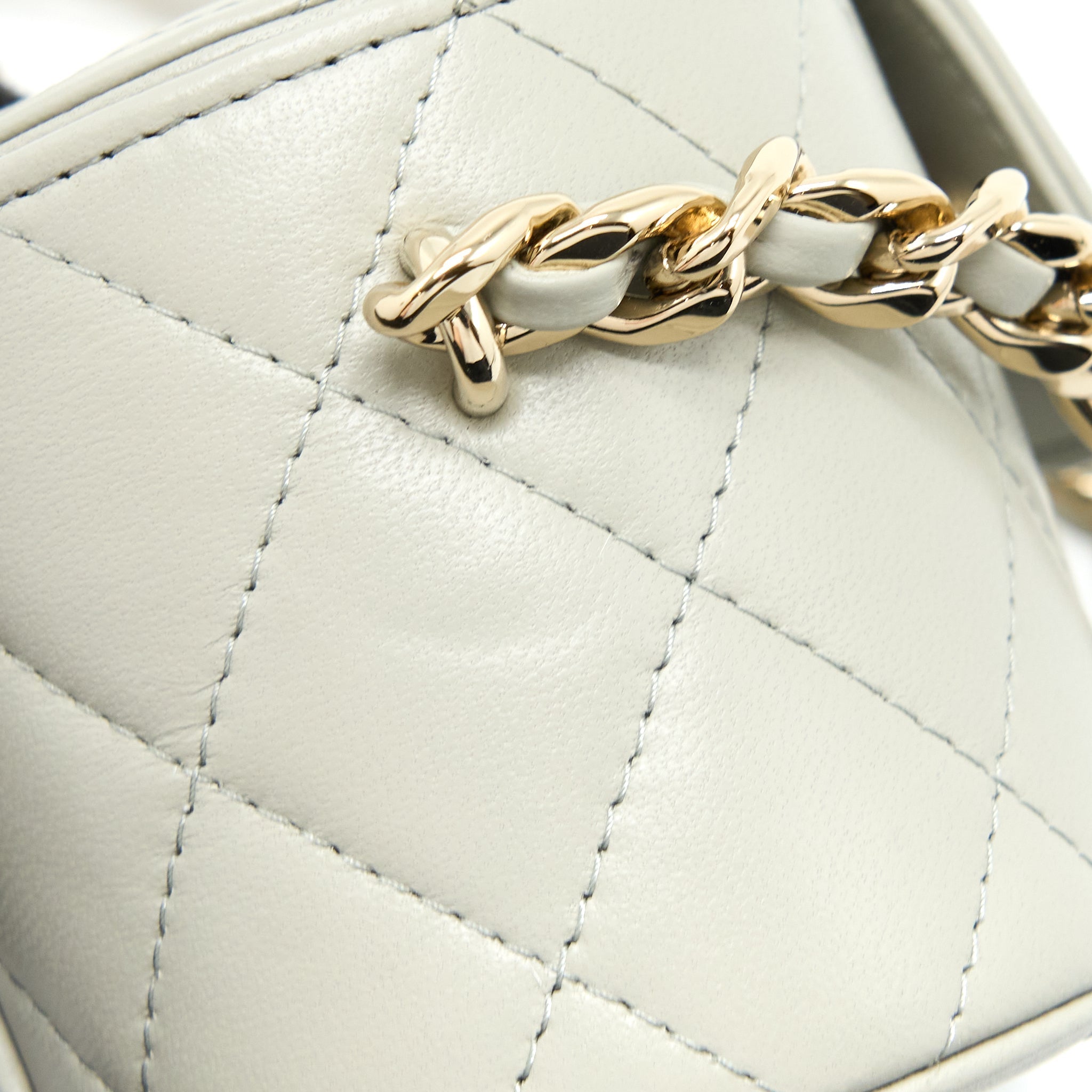 Chanel Giant Chain Mini Vanity Case Lambskin Light Grey L