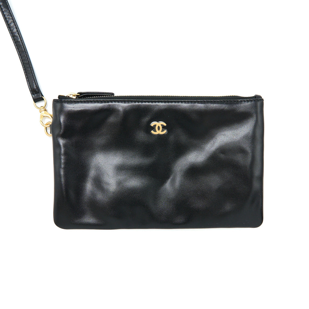 Chanel Small 22 Bag Gold Letter Shiny Calfskin Black  (Microchip)