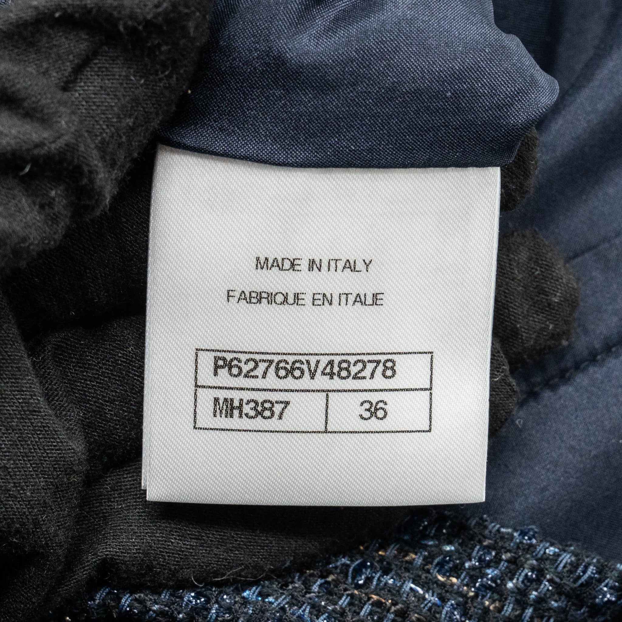 Chanel size 36 Knee-length shorts tweed black
