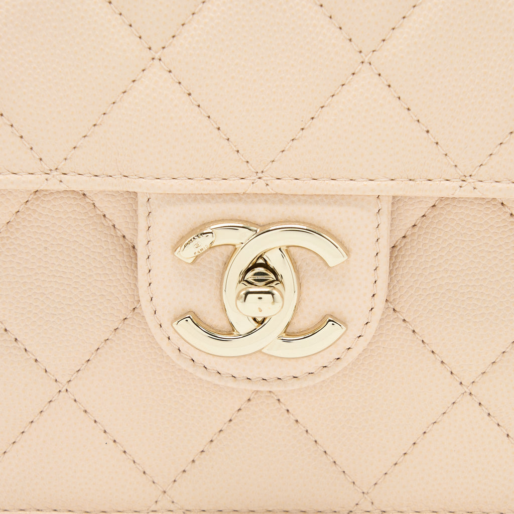 Chanel 21K Crossbody Bag Caviar Light Beige L (Microchip)