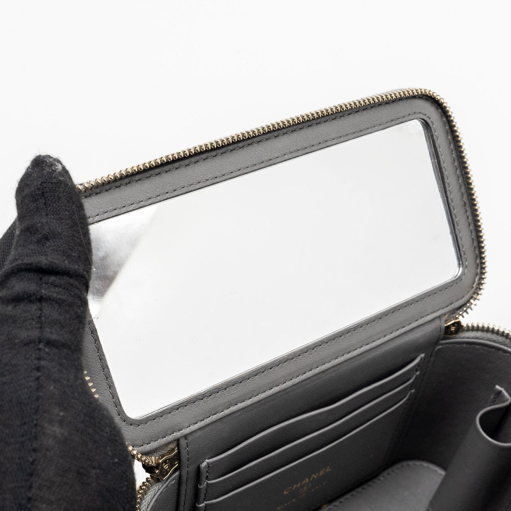 Chanel long vanity case lambskin grey L (microchip)