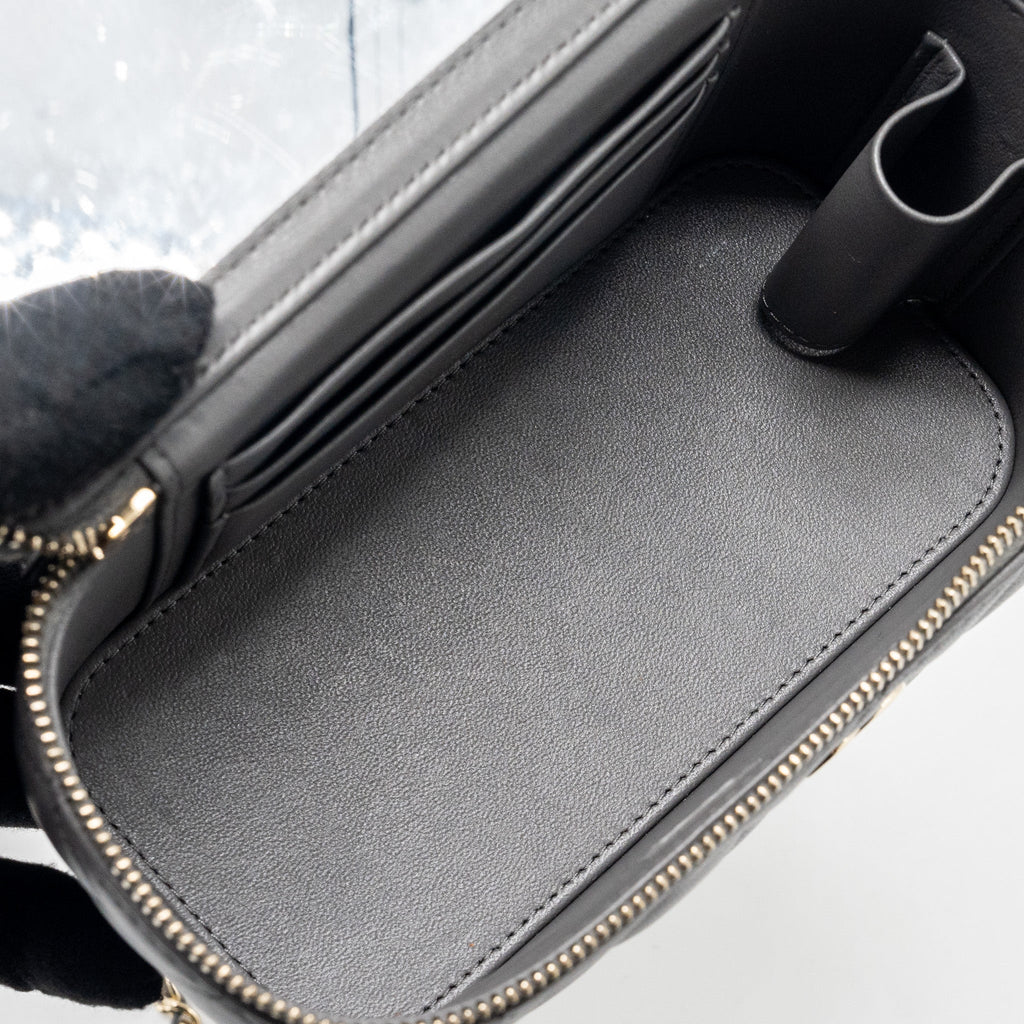 Chanel long vanity case lambskin grey L (microchip)