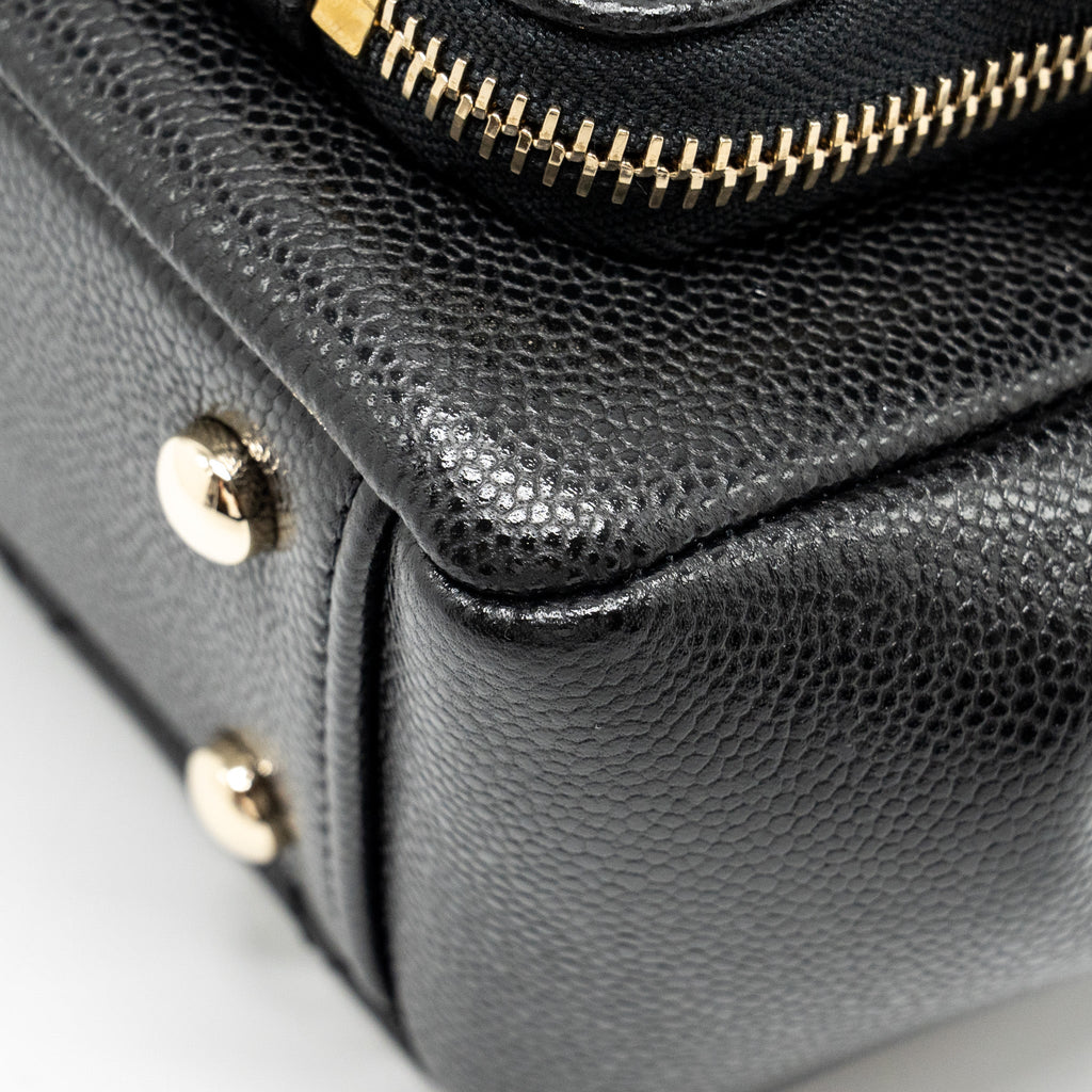 Chanel medium business affinity caviar black L (Microchip)
