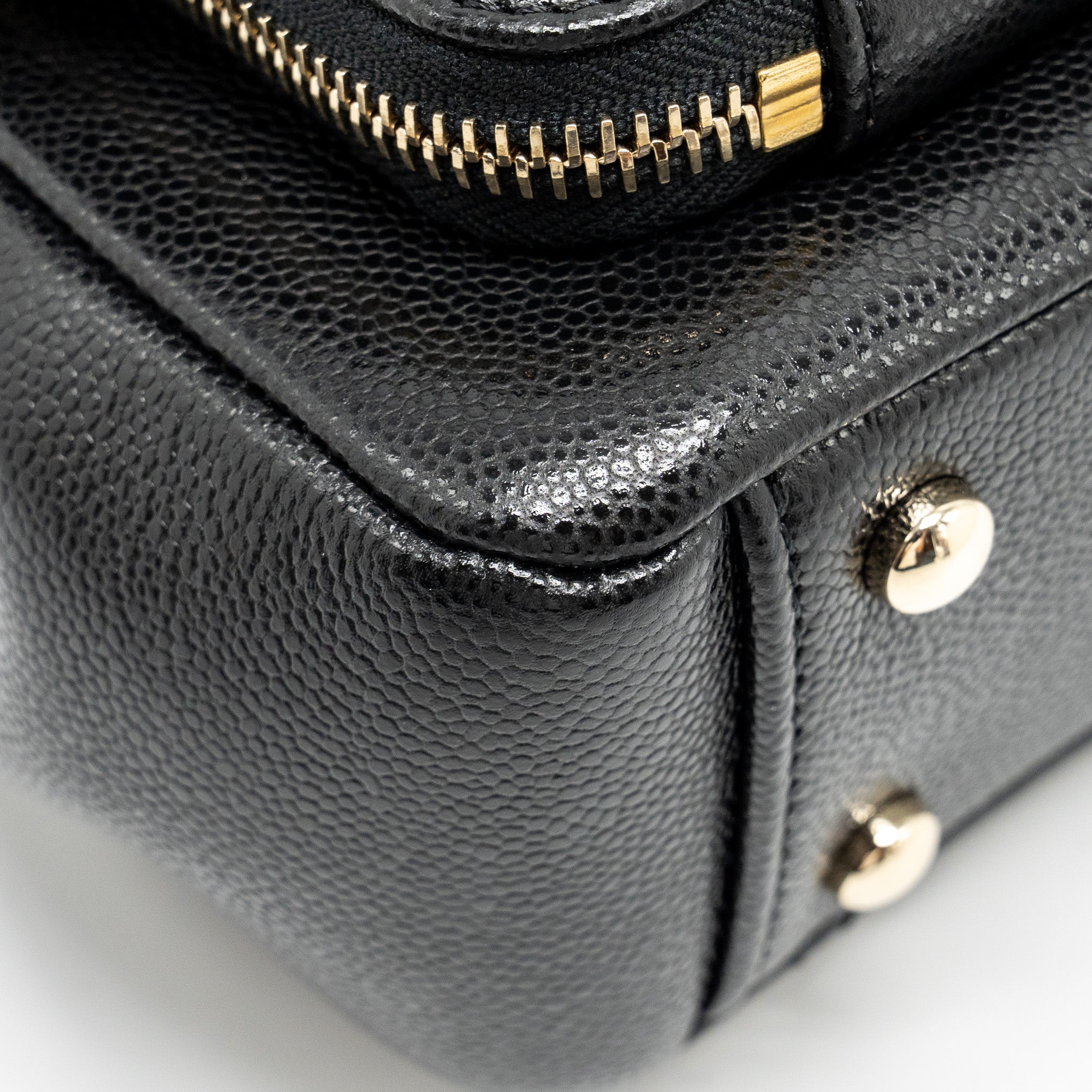 Chanel medium business affinity caviar black L (Microchip)