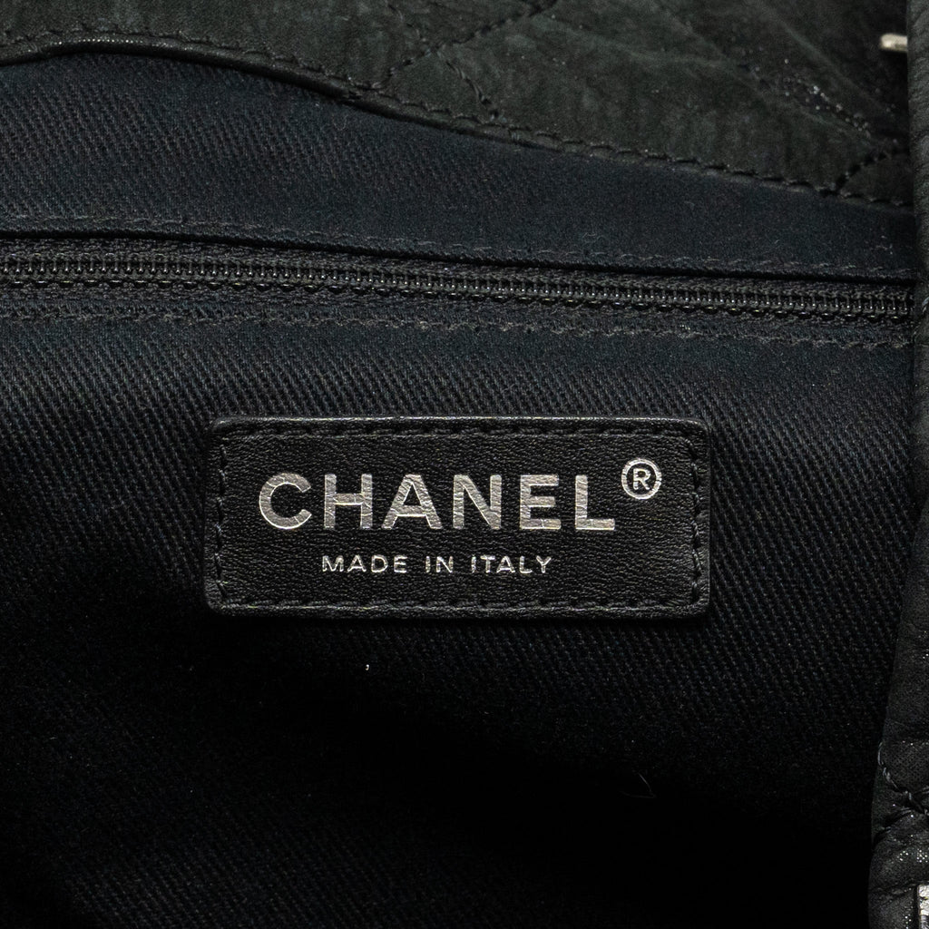 Chanel large quilted shoulder bag Calfskin black