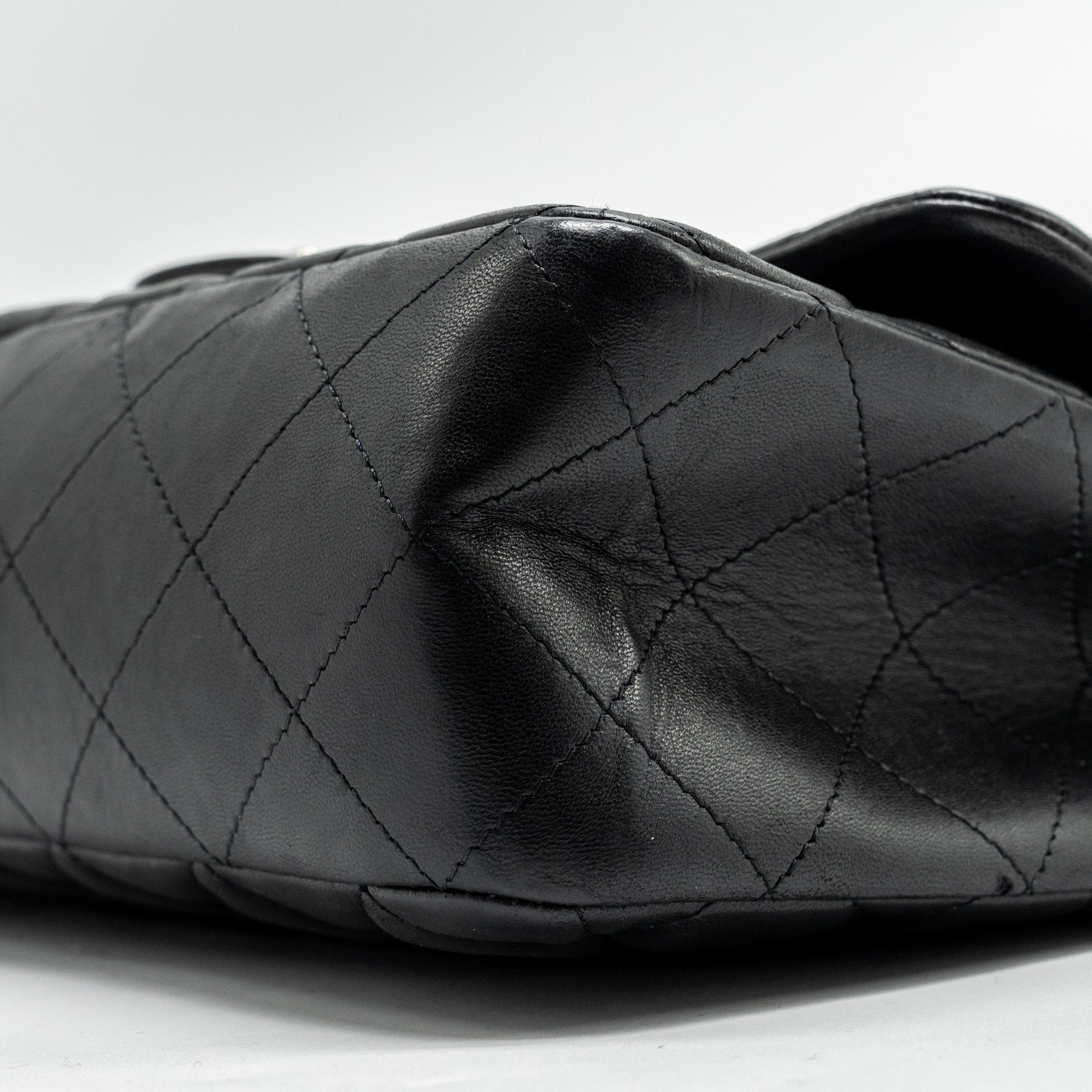 Chanel Classic single Flap Bag Lambskin Black
