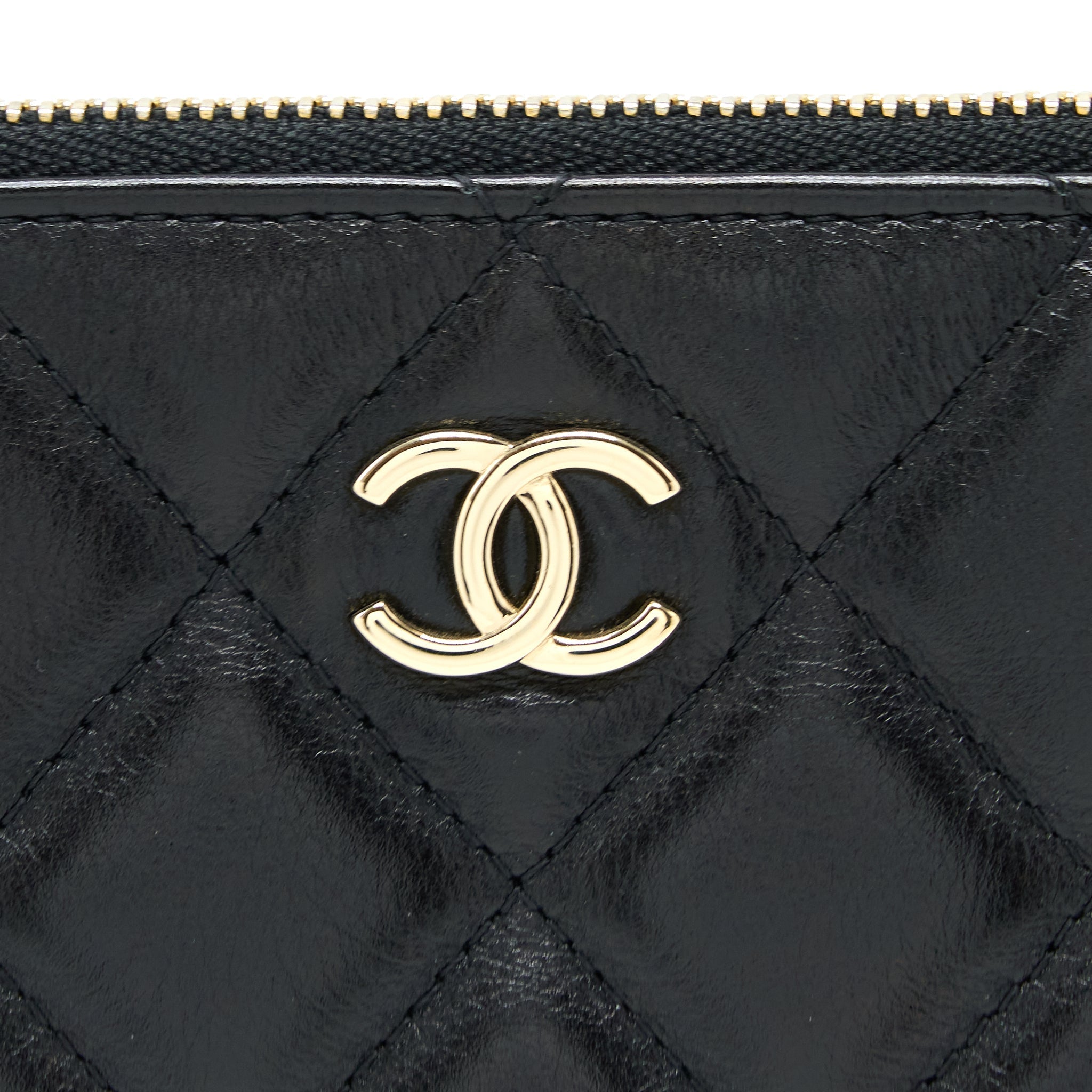 Chanel O-Case Pouch Pearl/Aged Calfskin Black L